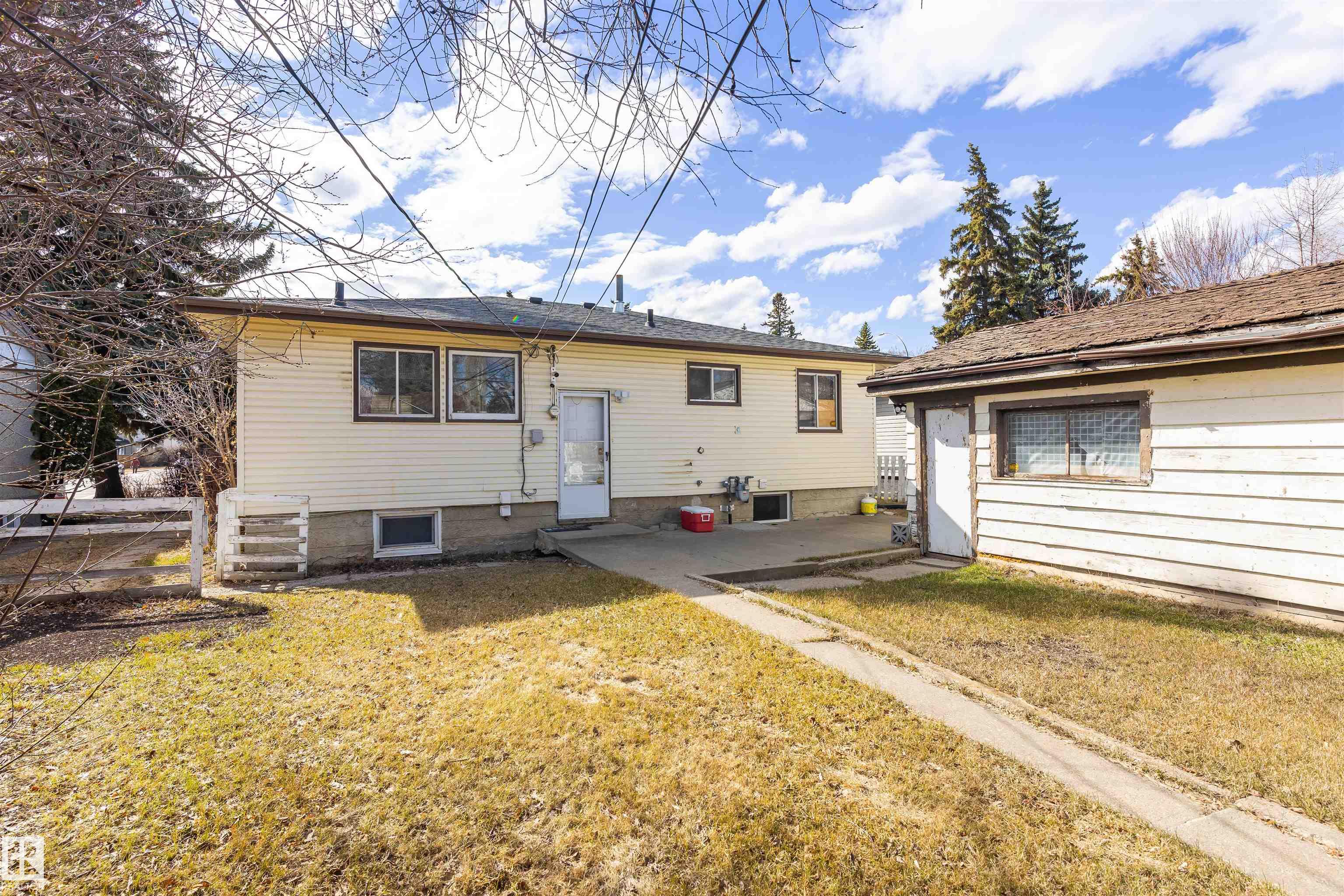 Photo 8 at 9007 149 Street NW, Parkview, Edmonton
