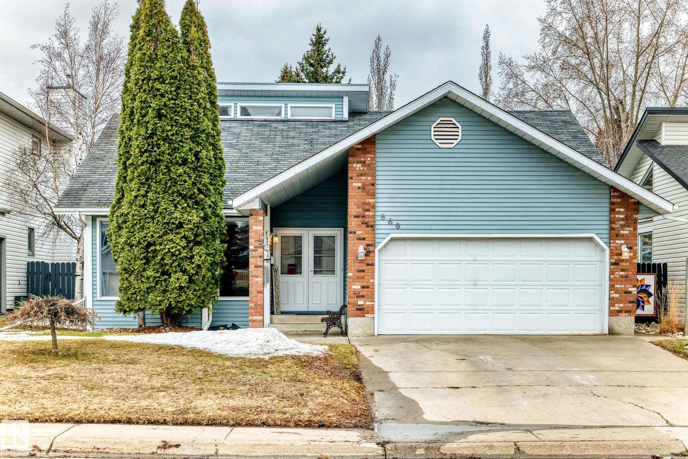 660 Village Drive, Village on the Lake, Sherwood Park