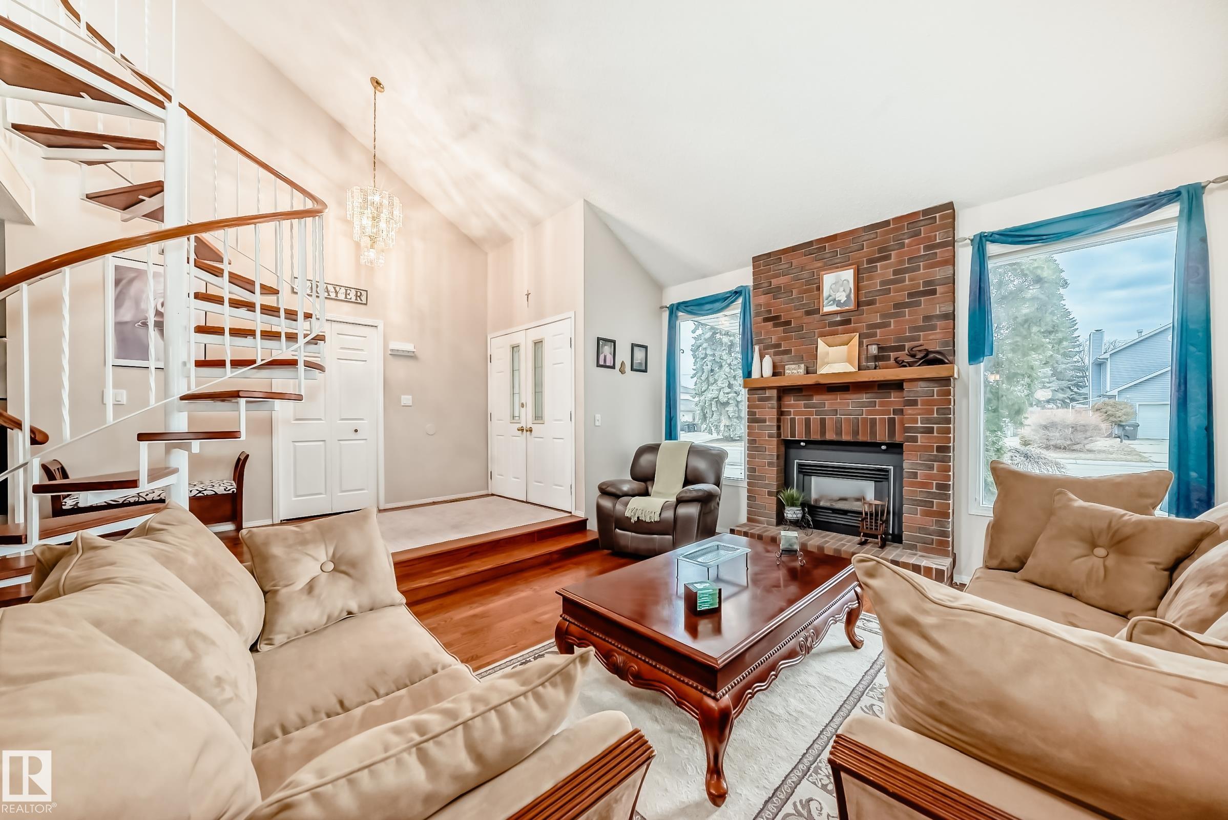 660 Village Drive, Village on the Lake, Sherwood Park