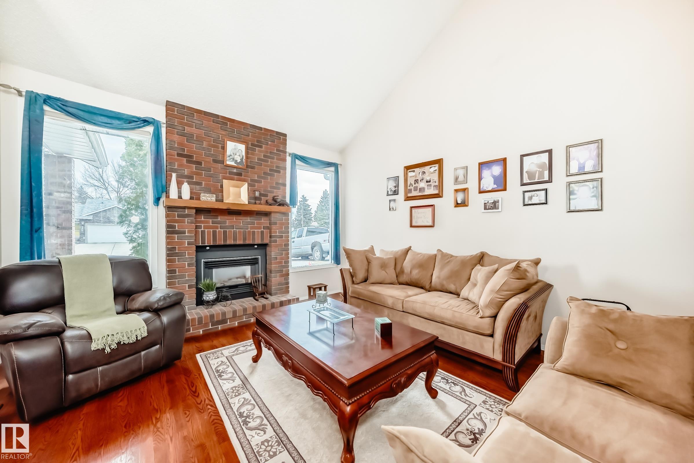 660 Village Drive, Village on the Lake, Sherwood Park