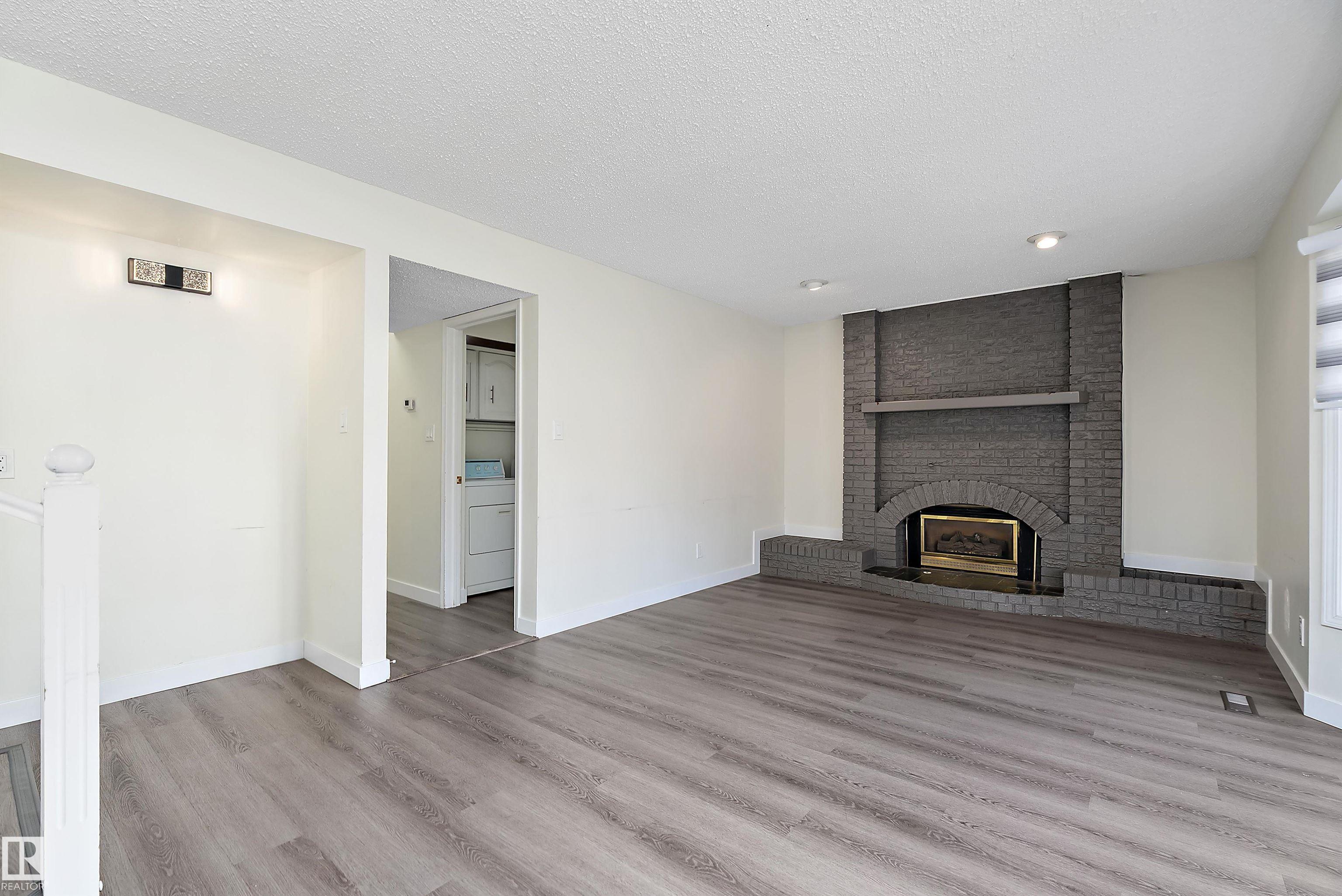 Photo 20 at 11020 158 Avenue NW, Beaumaris, Edmonton