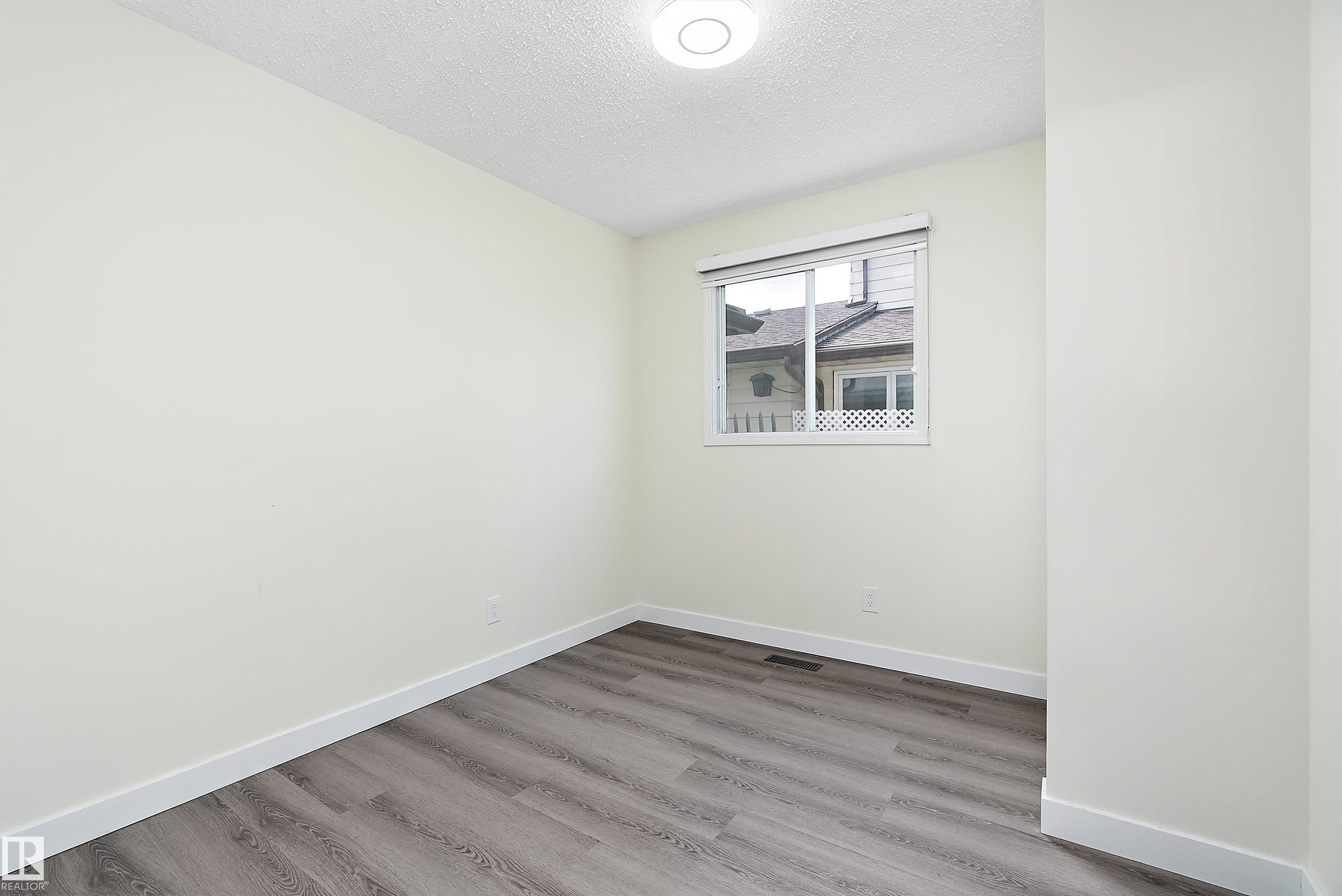 Photo 23 at 11020 158 Avenue NW, Beaumaris, Edmonton