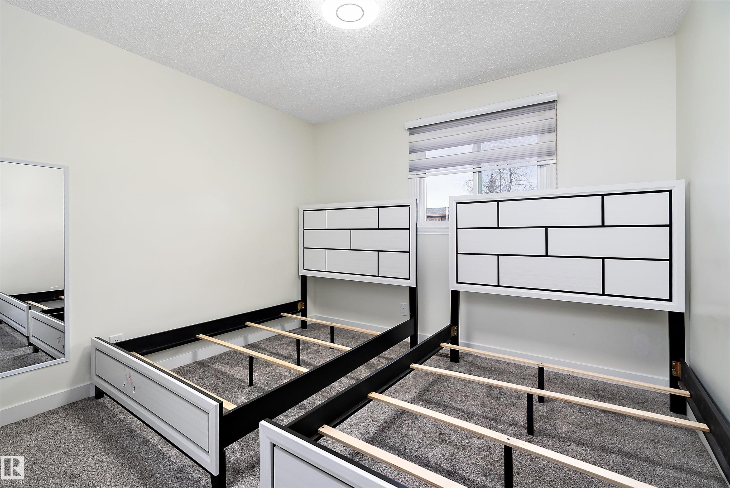 Photo 32 at 11020 158 Avenue NW, Beaumaris, Edmonton