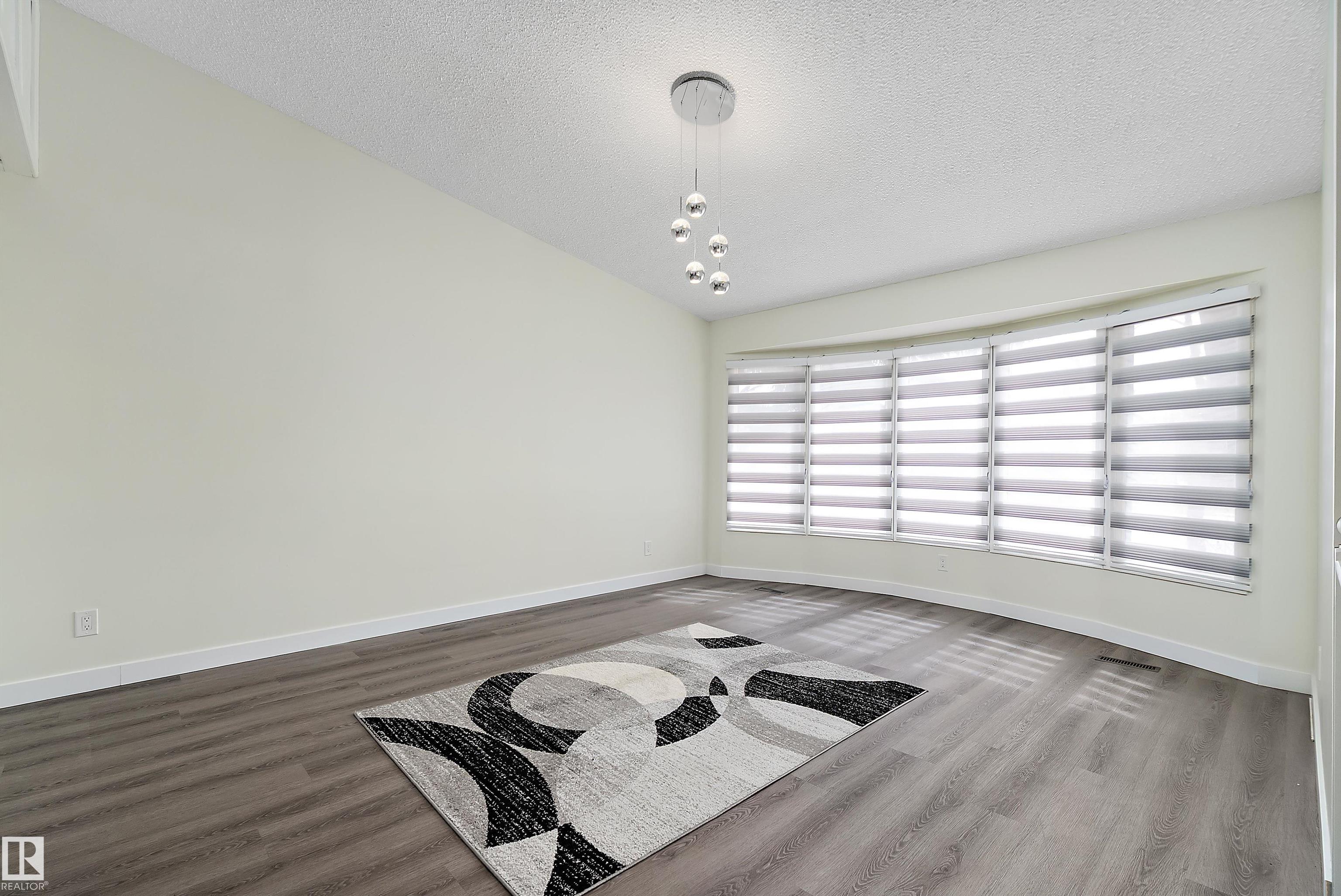 Photo 6 at 11020 158 Avenue NW, Beaumaris, Edmonton