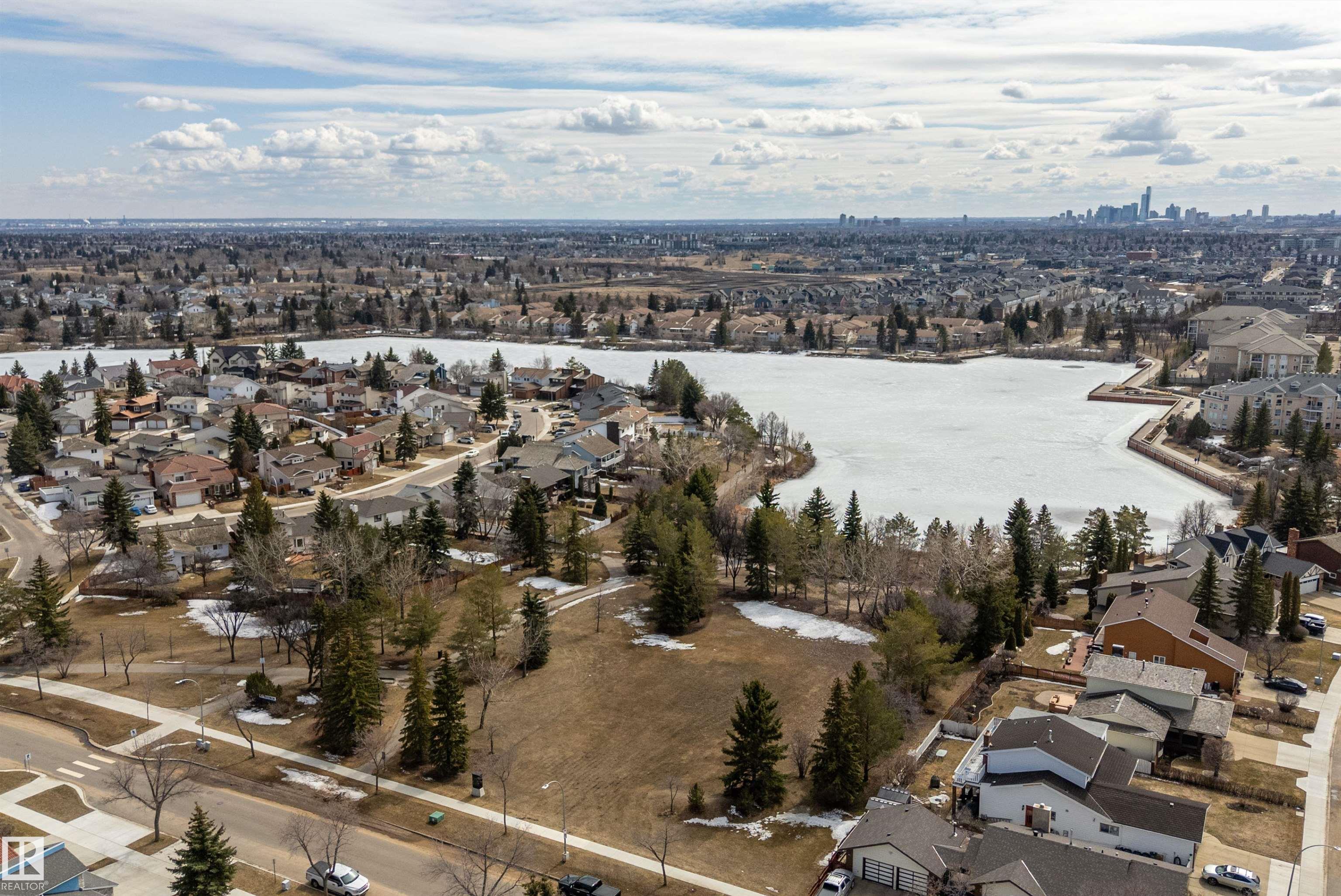 Photo 52 at 11020 158 Avenue NW, Beaumaris, Edmonton