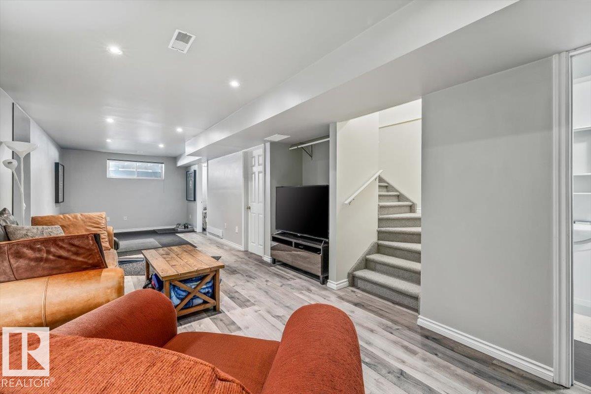 Photo 22 at 8737 83 Avenue NW, Bonnie Doon, Edmonton