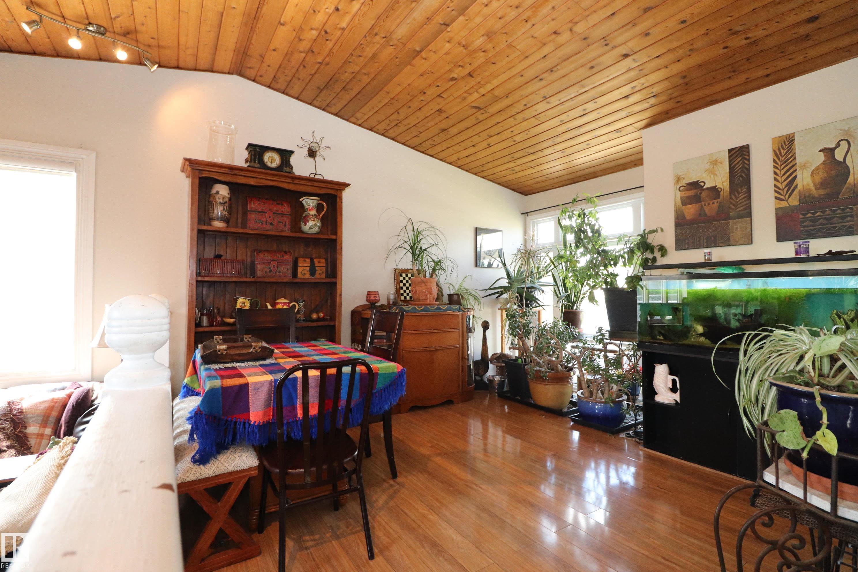 Photo 11 at 4123 136 Avenue NW, Sifton Park, Edmonton