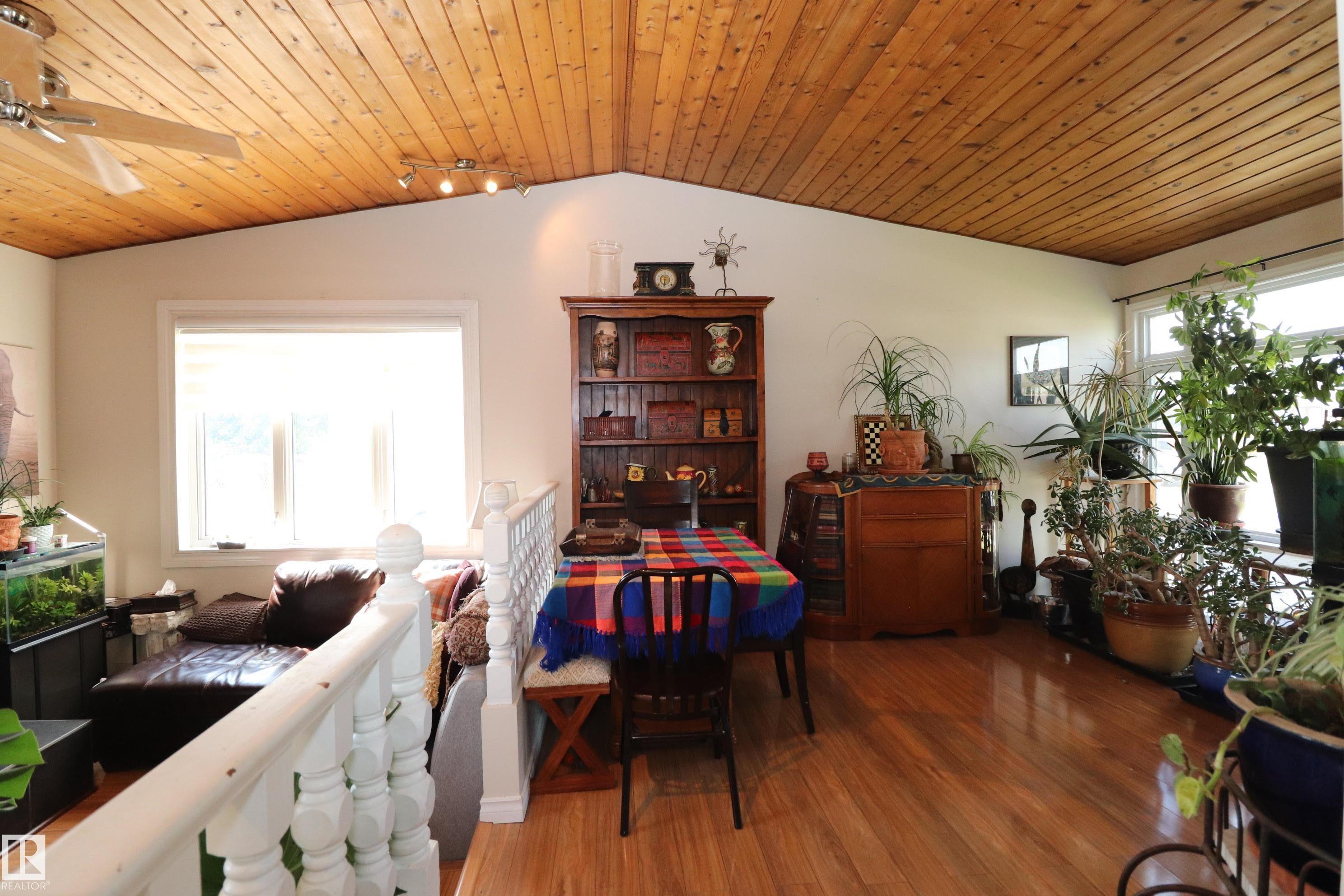 Photo 12 at 4123 136 Avenue NW, Sifton Park, Edmonton