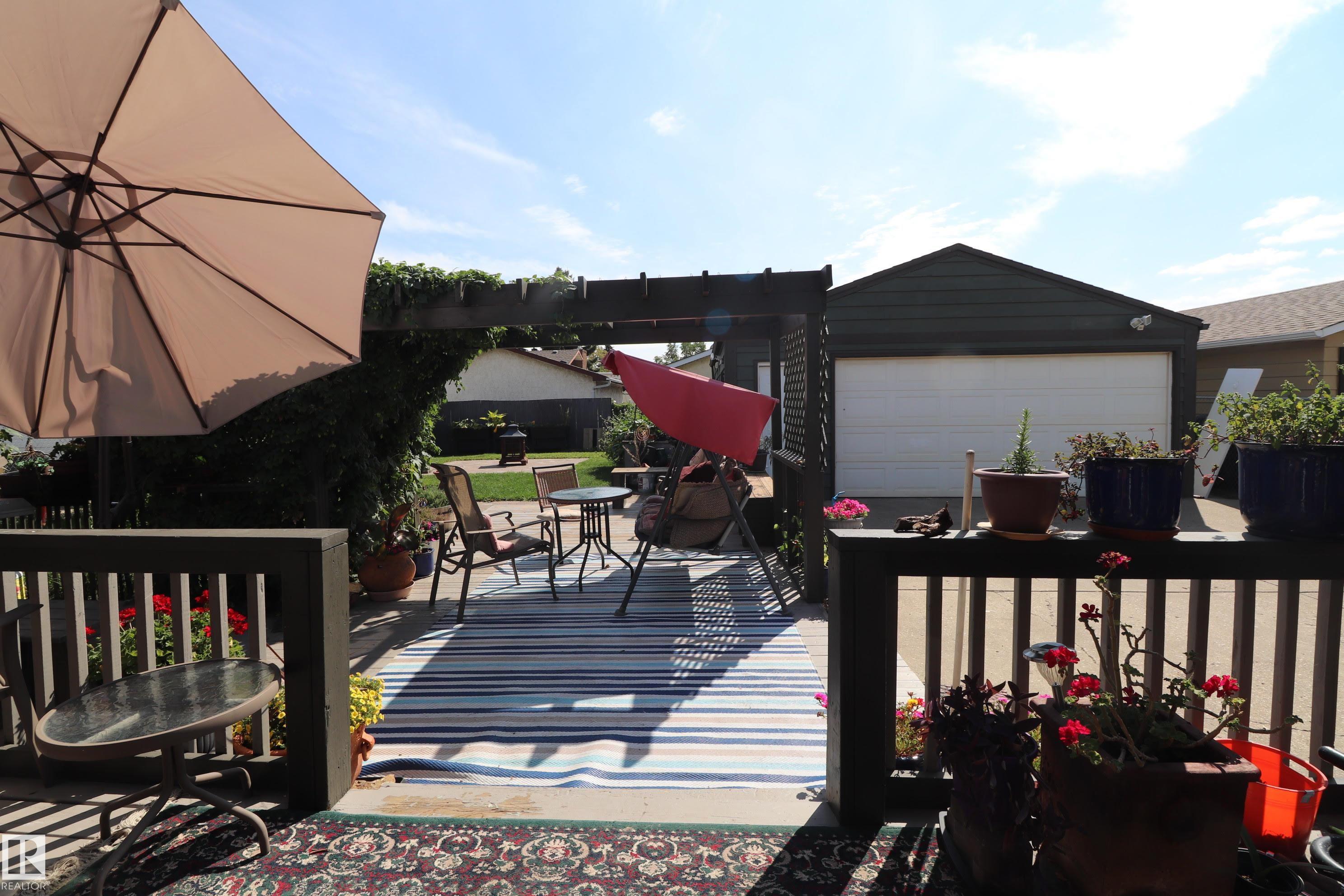 Photo 13 at 4123 136 Avenue NW, Sifton Park, Edmonton