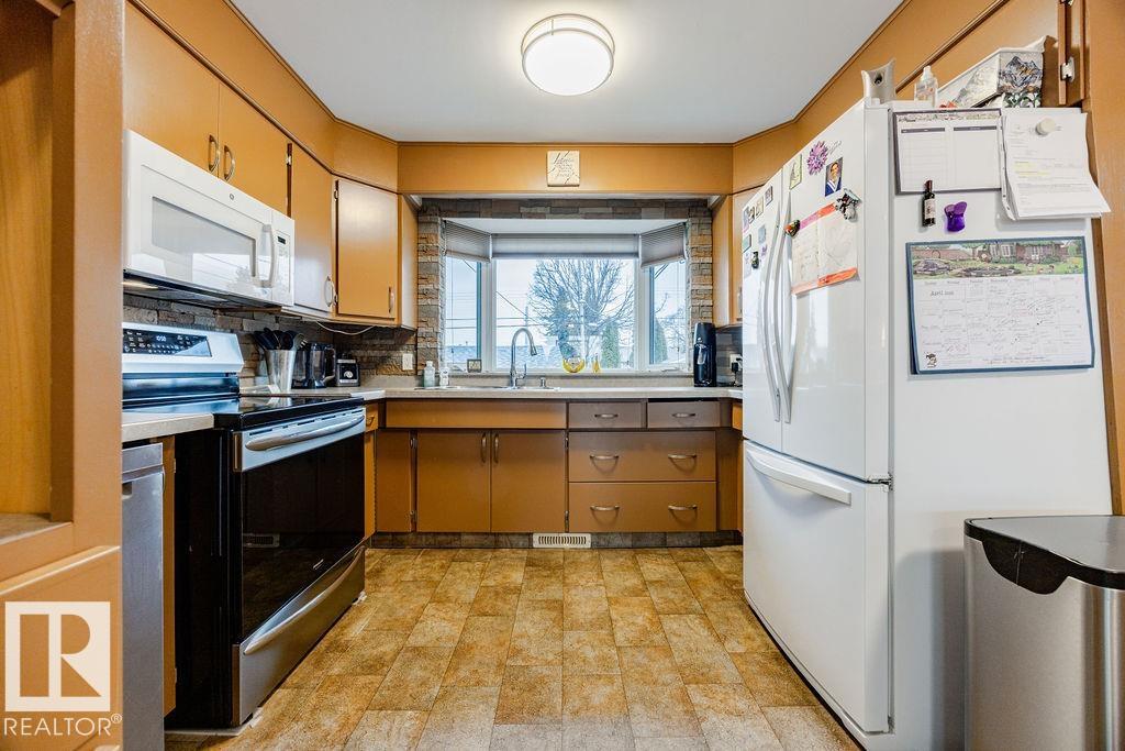 Photo 16 at 16807 80 Avenue NW, Elmwood, Edmonton