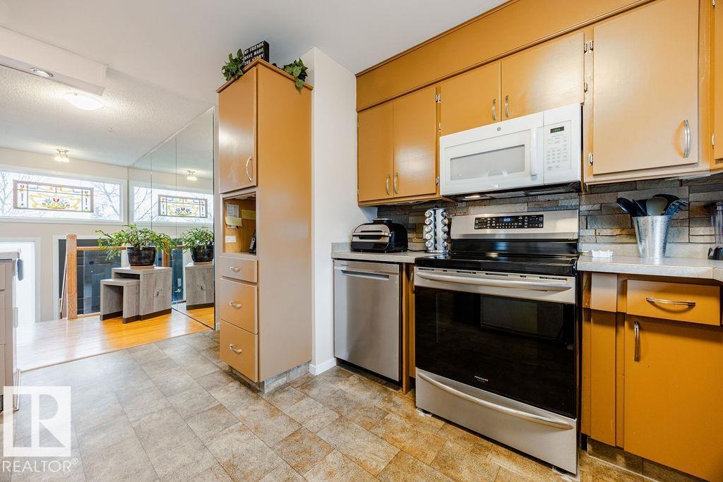 Photo 17 at 16807 80 Avenue NW, Elmwood, Edmonton