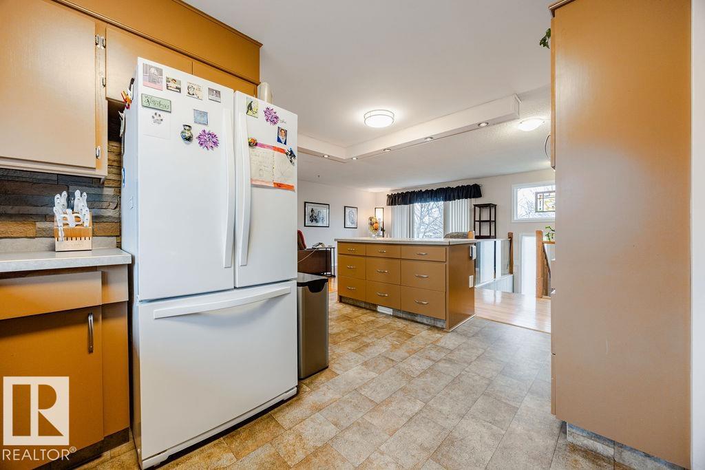 Photo 18 at 16807 80 Avenue NW, Elmwood, Edmonton