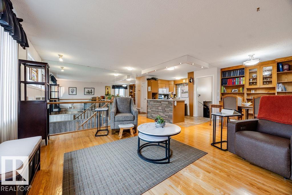 Photo 9 at 16807 80 Avenue NW, Elmwood, Edmonton