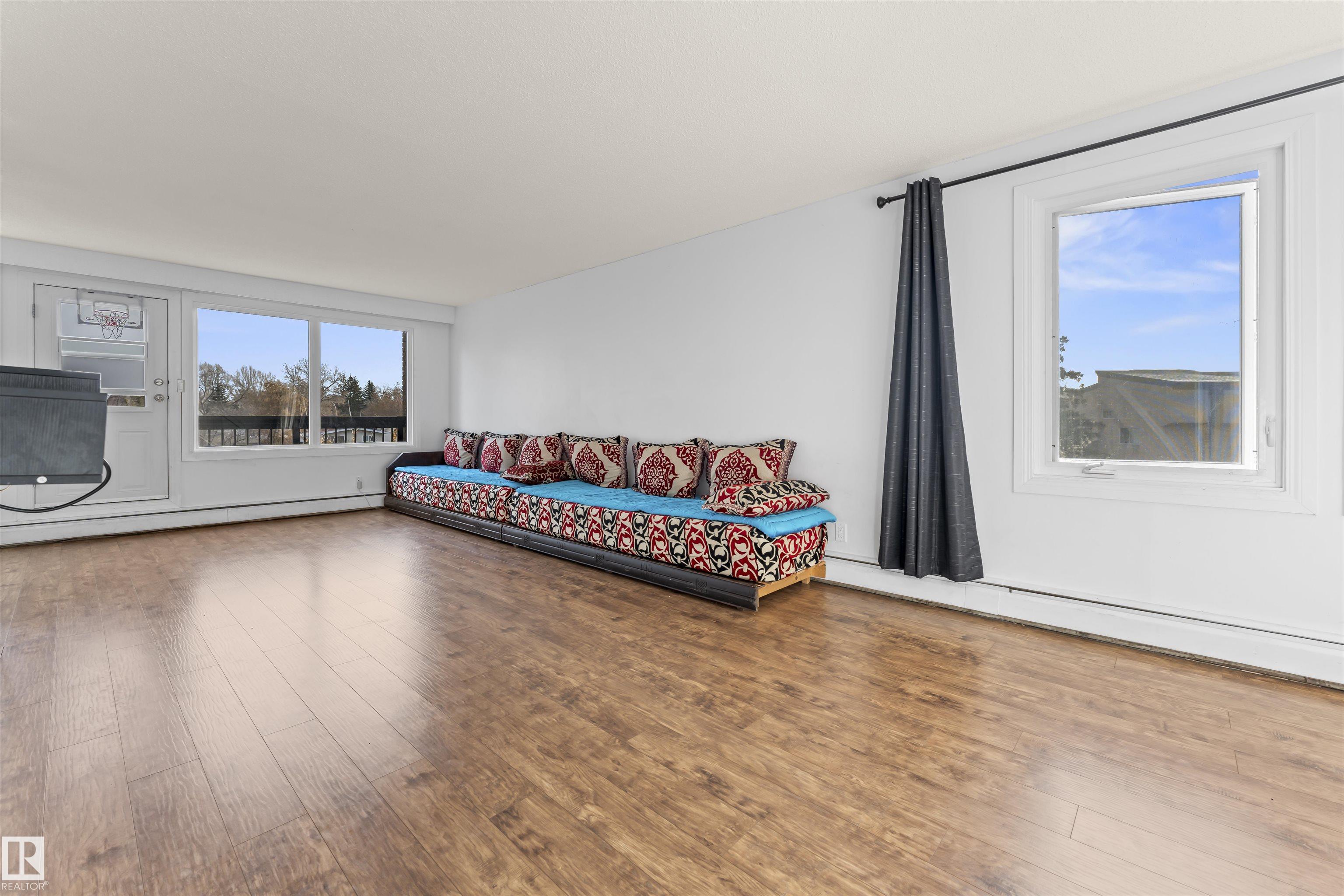 Photo 12 at 7825 159 Street NW, Patricia Heights, Edmonton