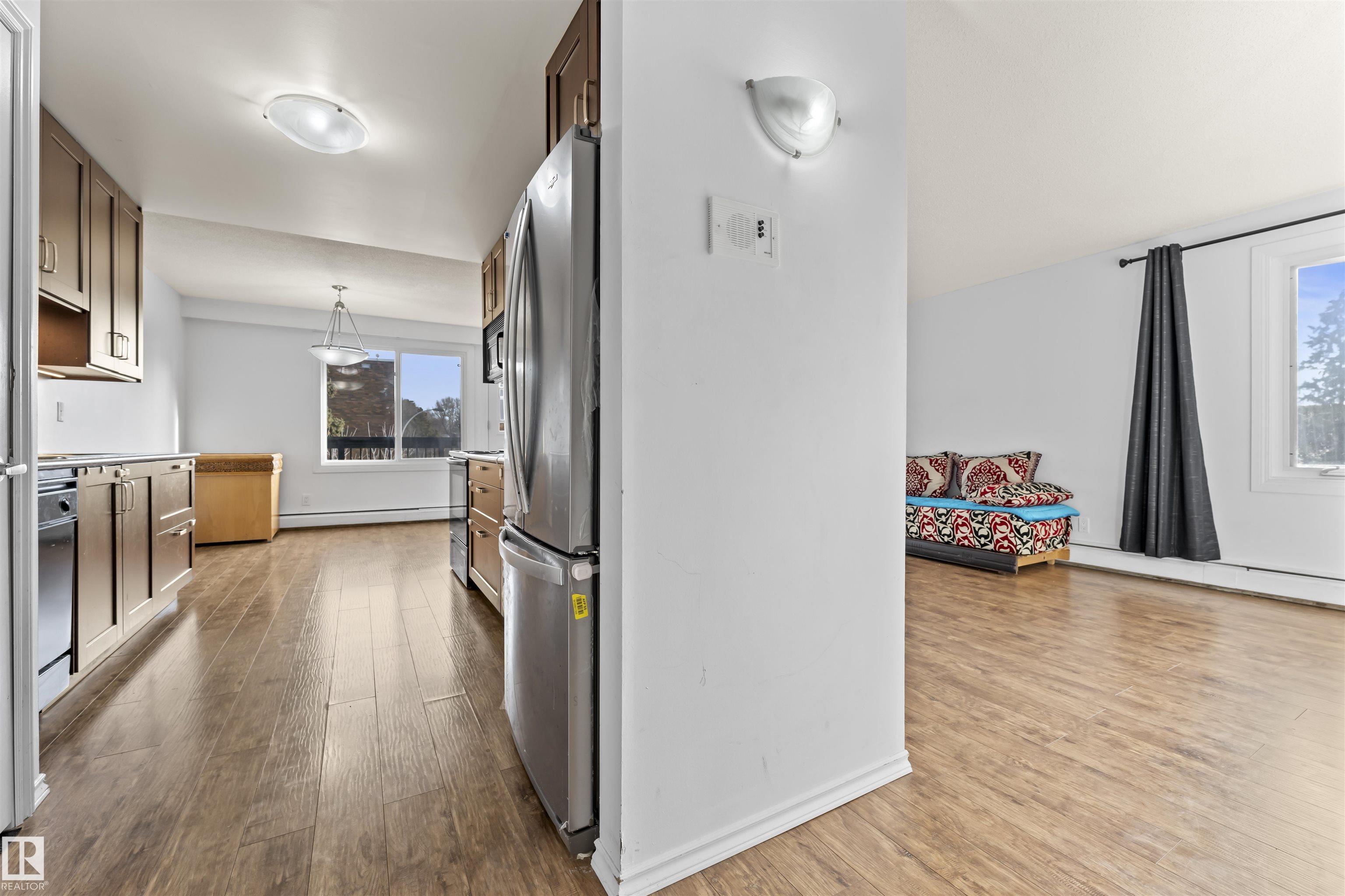 Photo 9 at 7825 159 Street NW, Patricia Heights, Edmonton