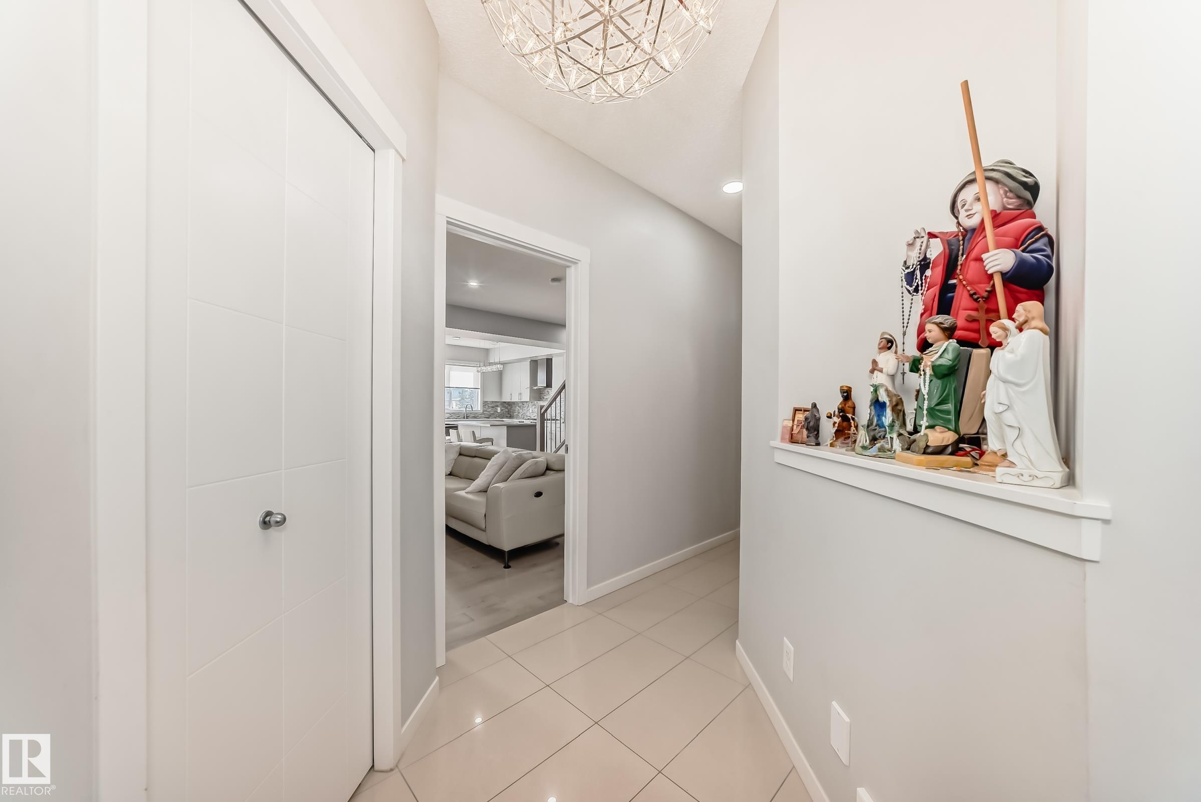 2043 51 Street SW, Walker, Edmonton