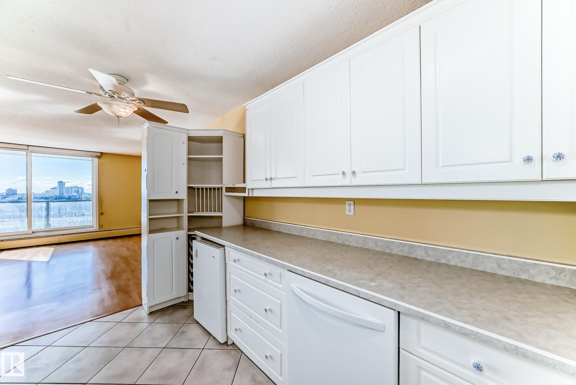 Photo 11 at 1504 - 10011 116 Street NW, Wîhkwêntôwin, Edmonton