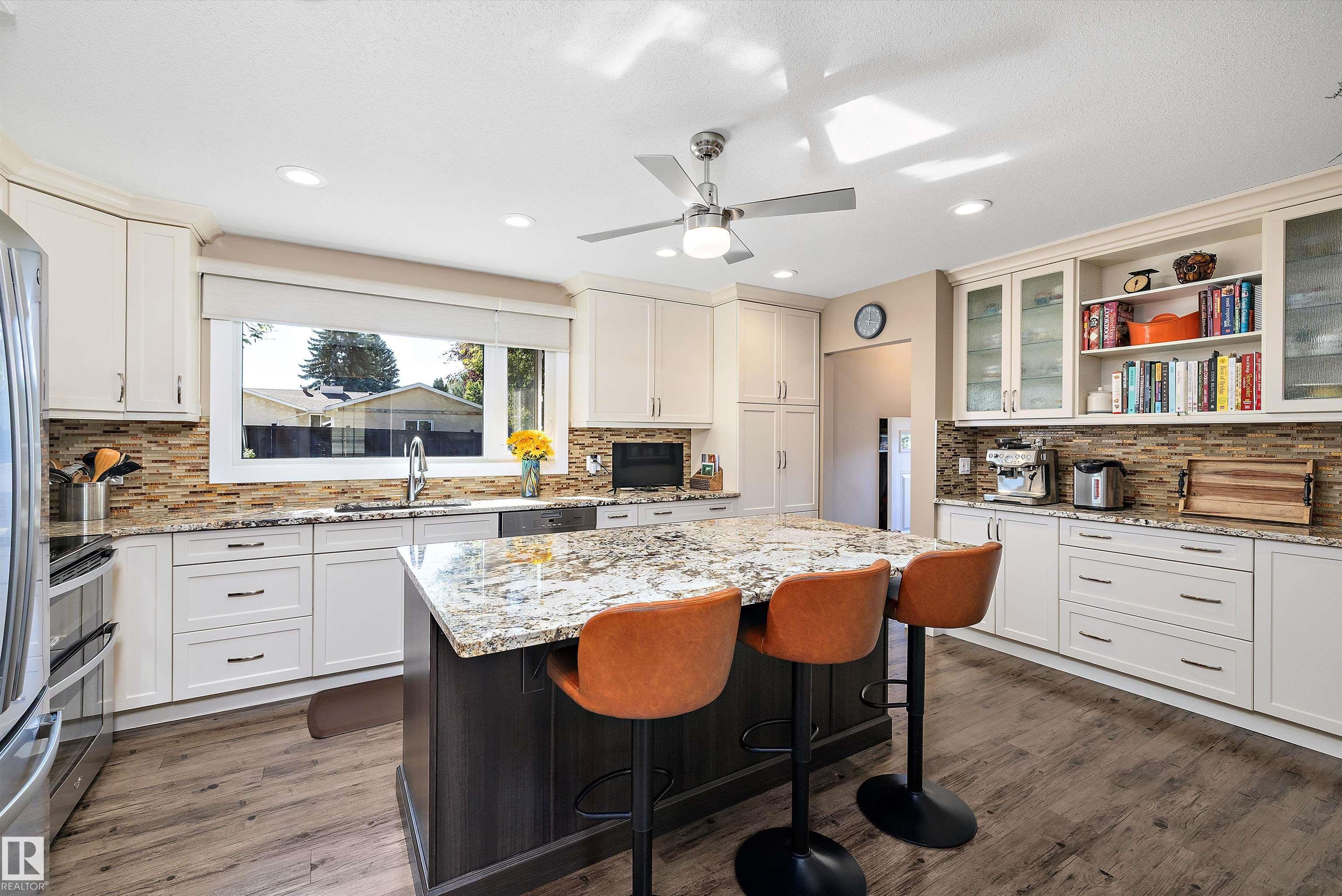 Photo 7 at 37 Malvern Drive, Mills Haven, Sherwood Park