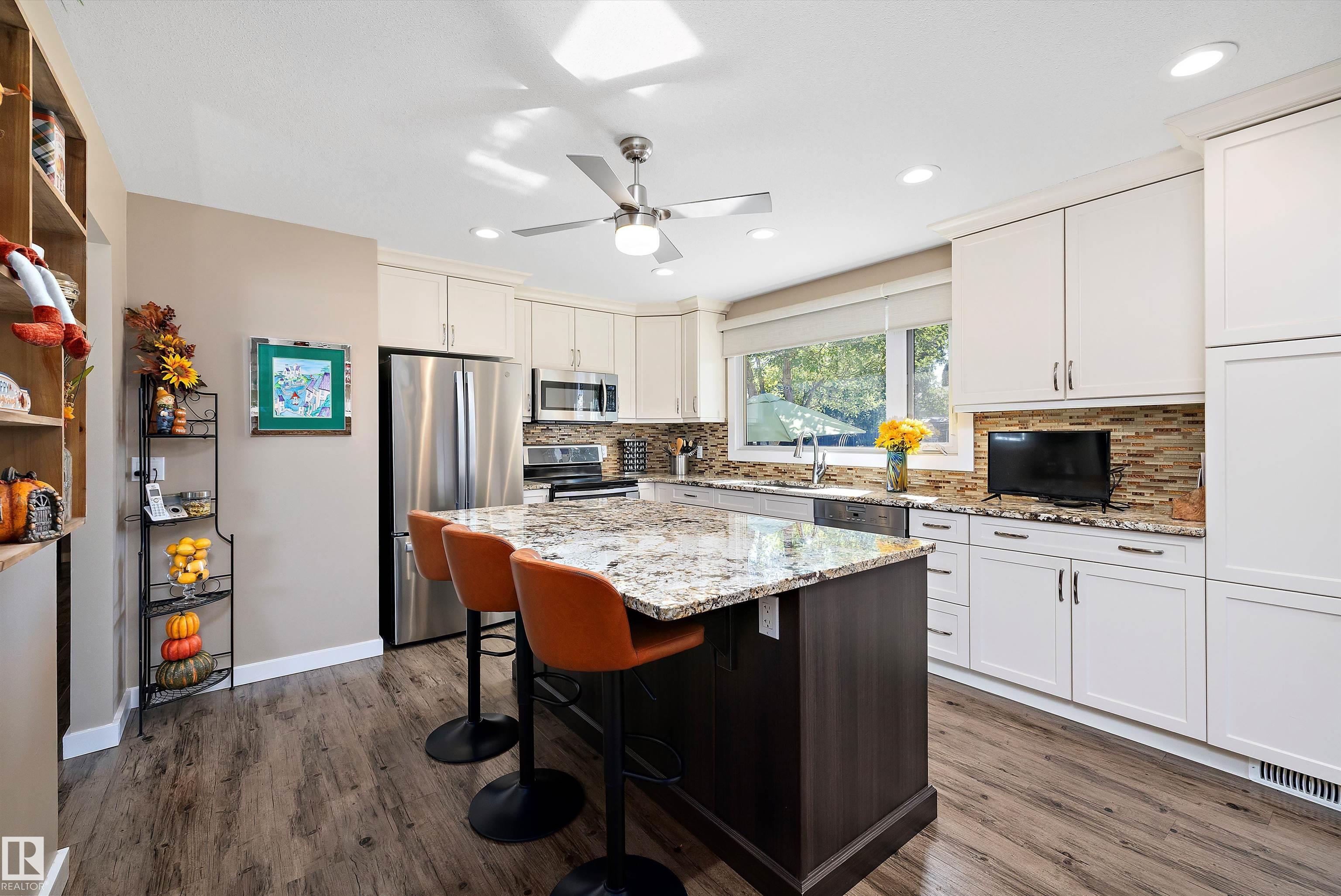 Photo 8 at 37 Malvern Drive, Mills Haven, Sherwood Park