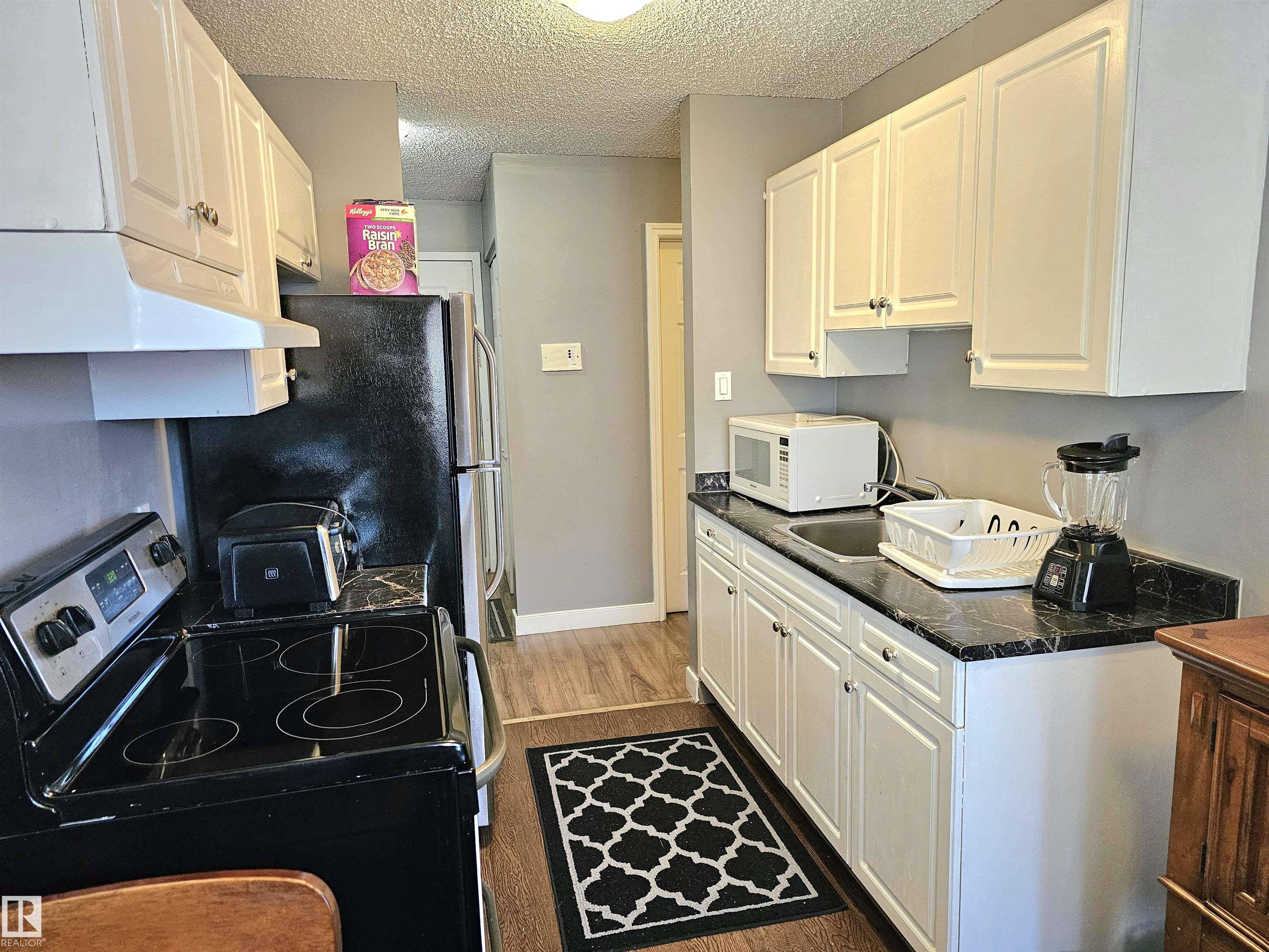 Photo 8 at 206 - 8930 149 Street NW, Jasper Park, Edmonton