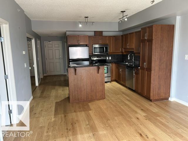 https://zimg.paragon.ice.com/ParagonImages/Property/PM/RAE/225396164/12/0/0/d9a50796c169b9013f14306d08a6c8ee/1/1bcbff3a5bbba34ef00e47f03aa434c7/225396164-6d649bca-ccf5-41e8-b8be-53b7d3a4ae65.JPG