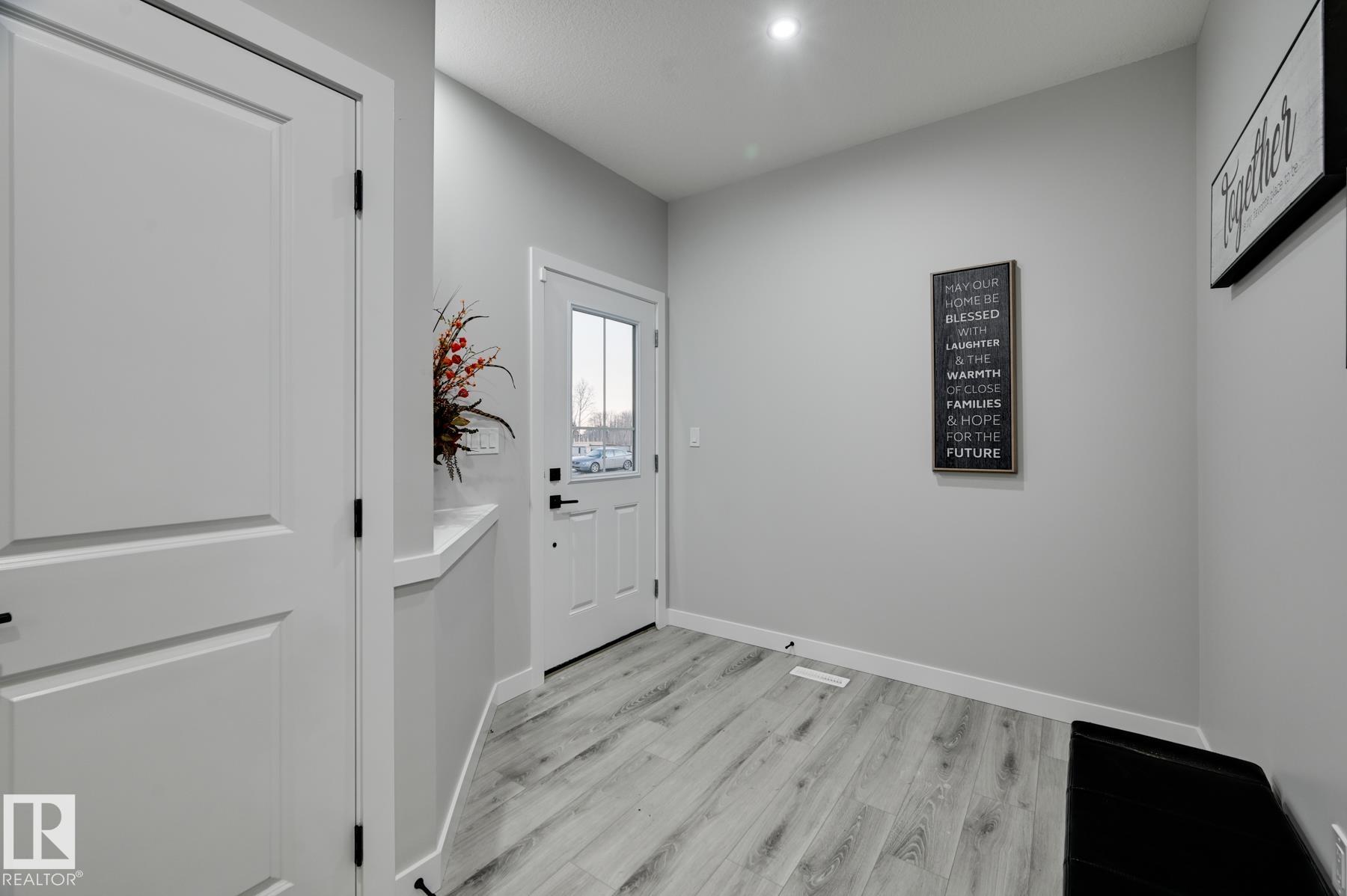 Picture for 1774 Crossbill LO NW