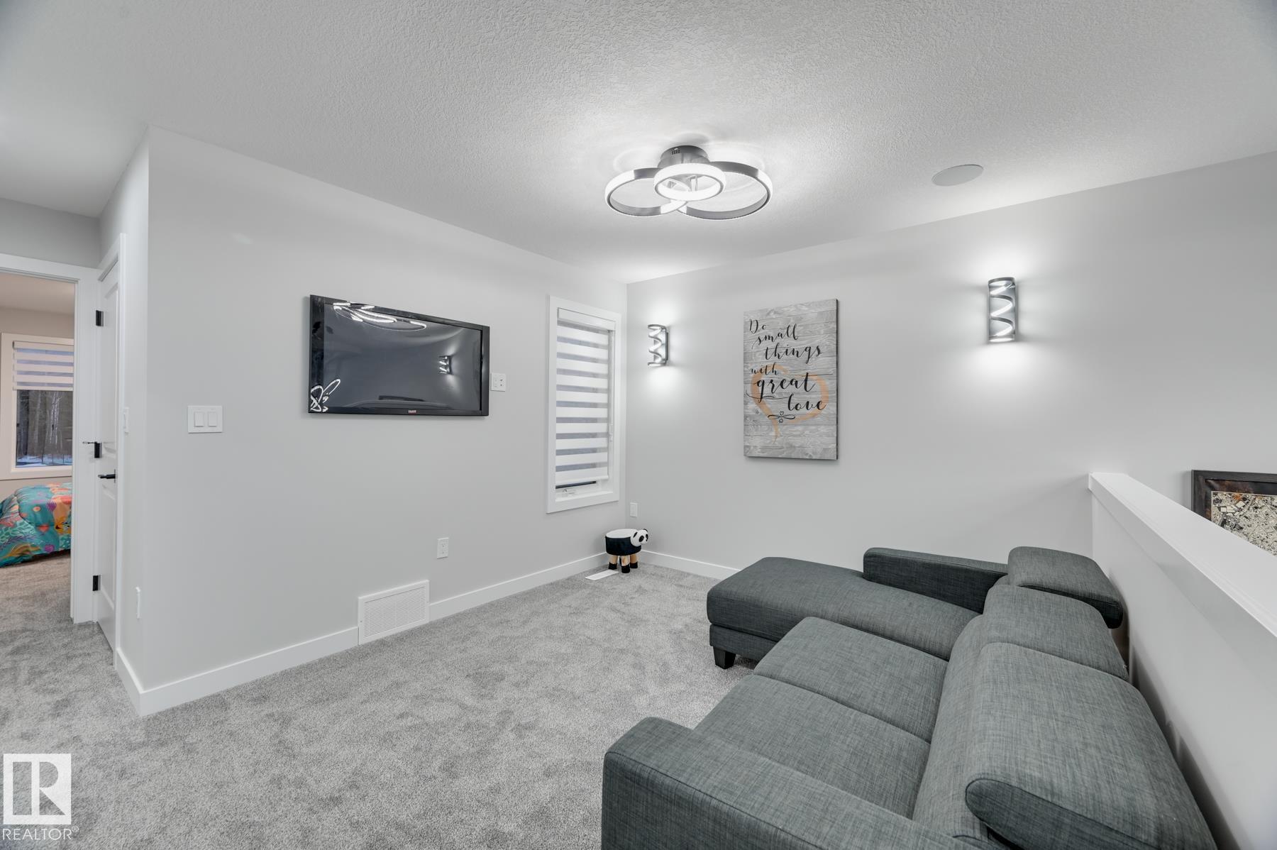 https://zimg.paragon.ice.com/ParagonImages/Property/PM/RAE/225396168/21/0/0/f9dd30eb07c3388e099398890ff47e80/1/de2f20965236aa762a447791648ad943/225396168-7d801404-41cf-4804-820a-70a66f118d3e.JPG