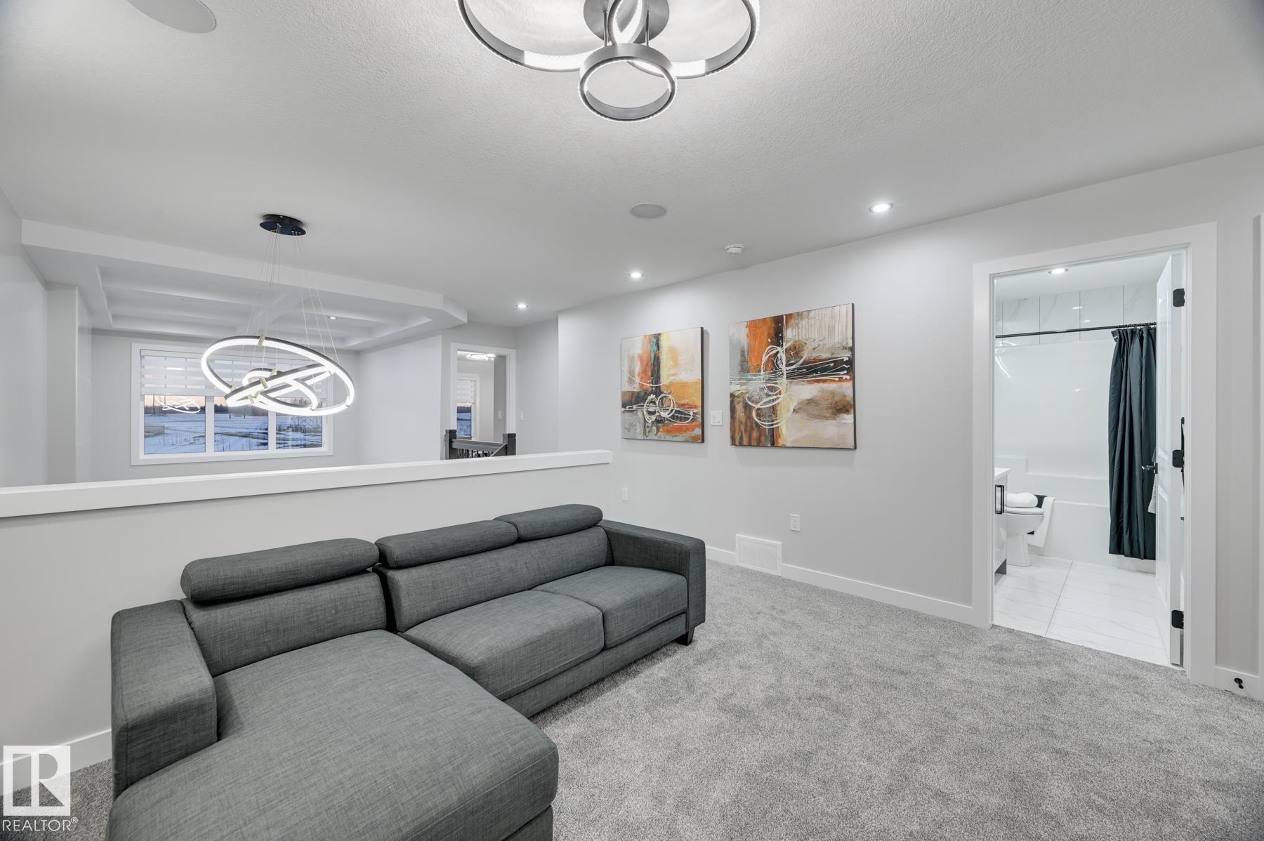 https://zimg.paragon.ice.com/ParagonImages/Property/PM/RAE/225396168/23/0/0/99dd57ff7db2f732015e0b0b67b78aad/1/de2f20965236aa762a447791648ad943/225396168-4b0202db-2a4d-4b5c-ba54-ff1d77cdb44a.JPG