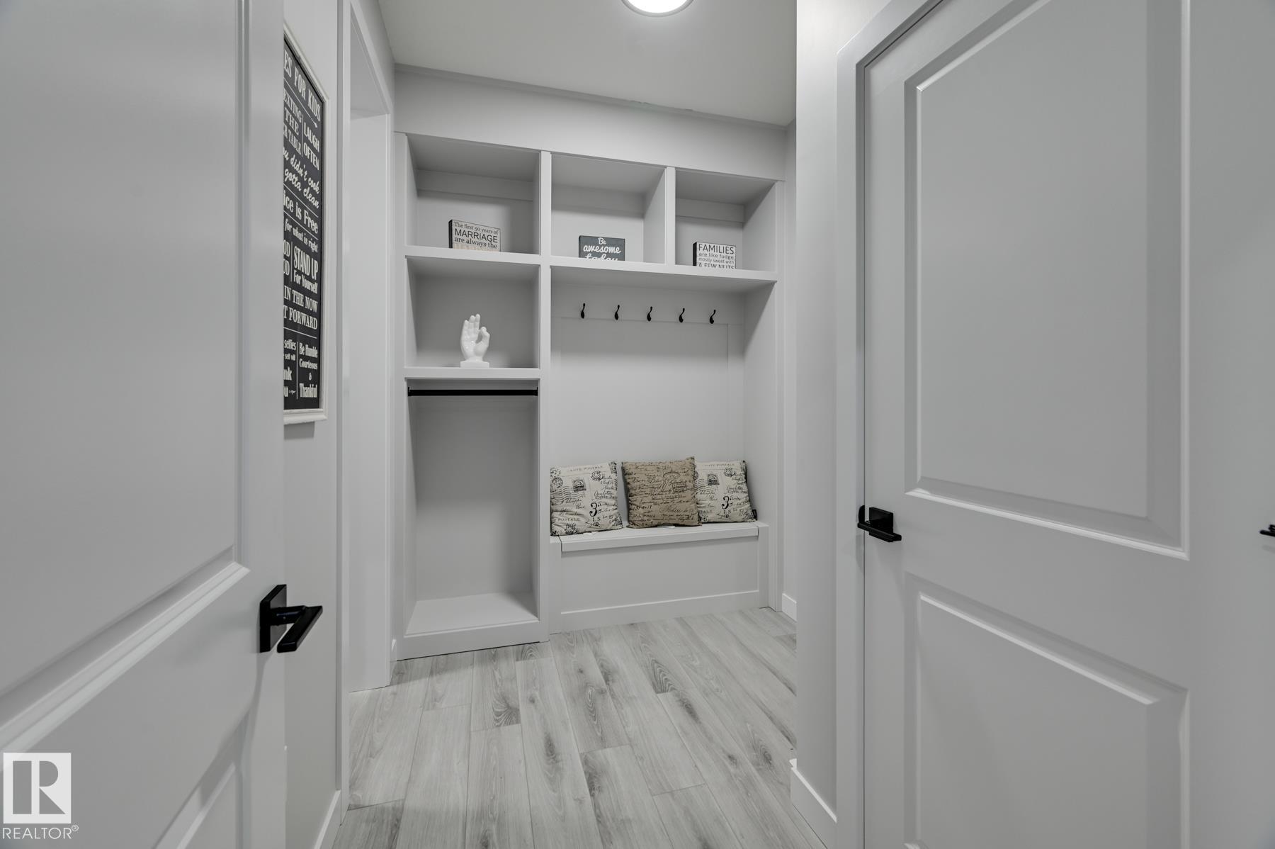 Picture for 1774 Crossbill LO NW