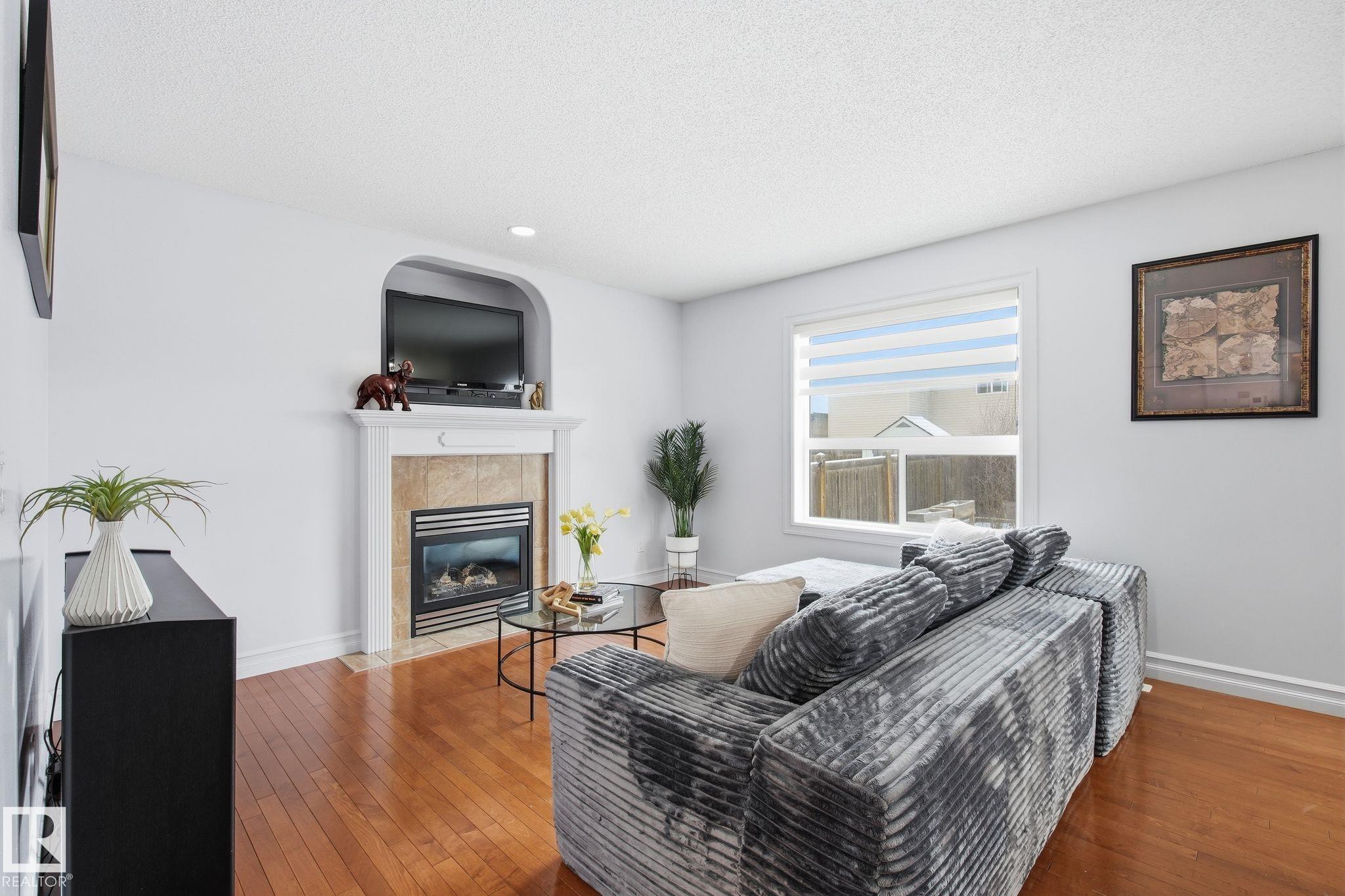 Photo 12 at 3016 24 Avenue NW, Silver Berry, Edmonton
