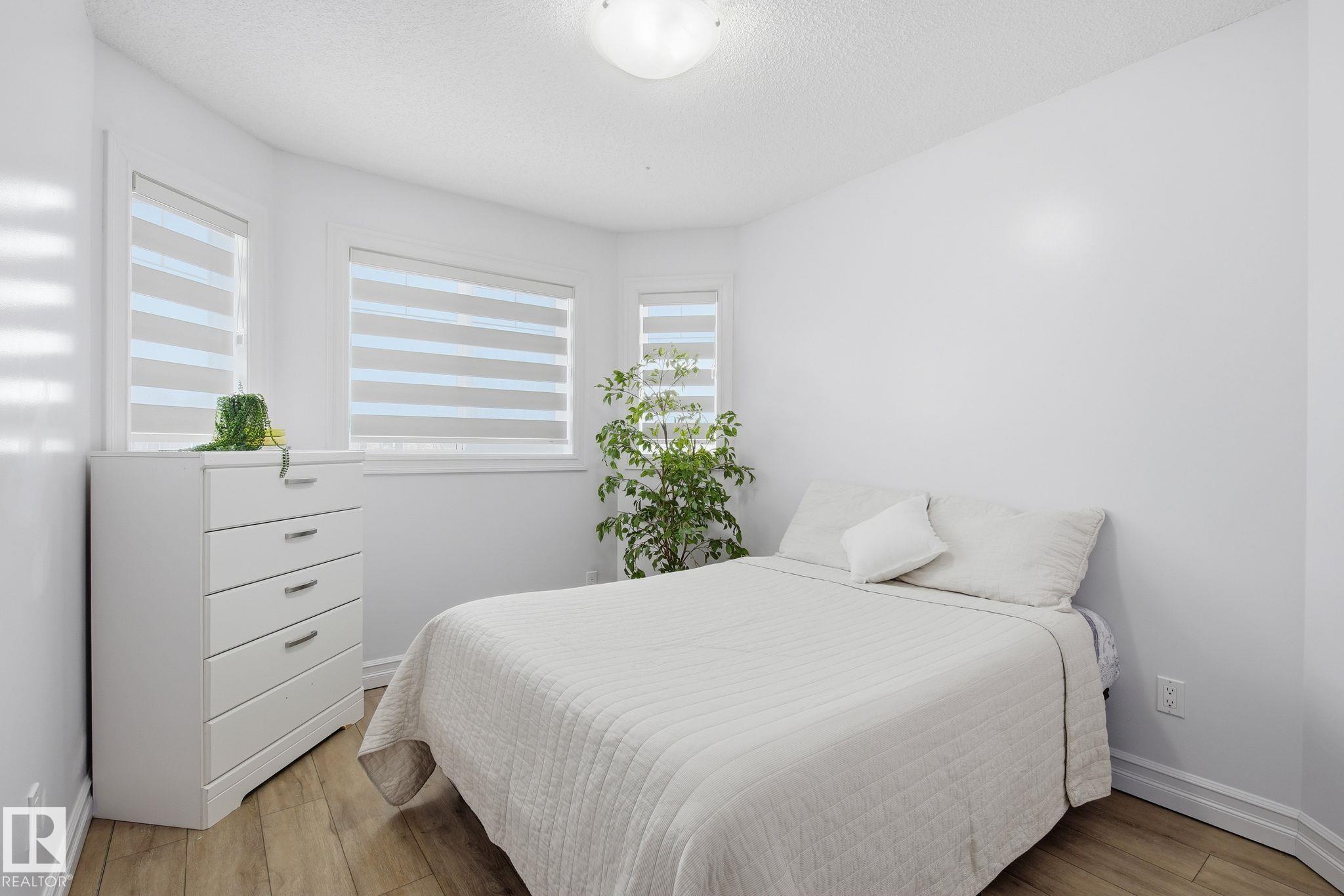 Photo 37 at 3016 24 Avenue NW, Silver Berry, Edmonton
