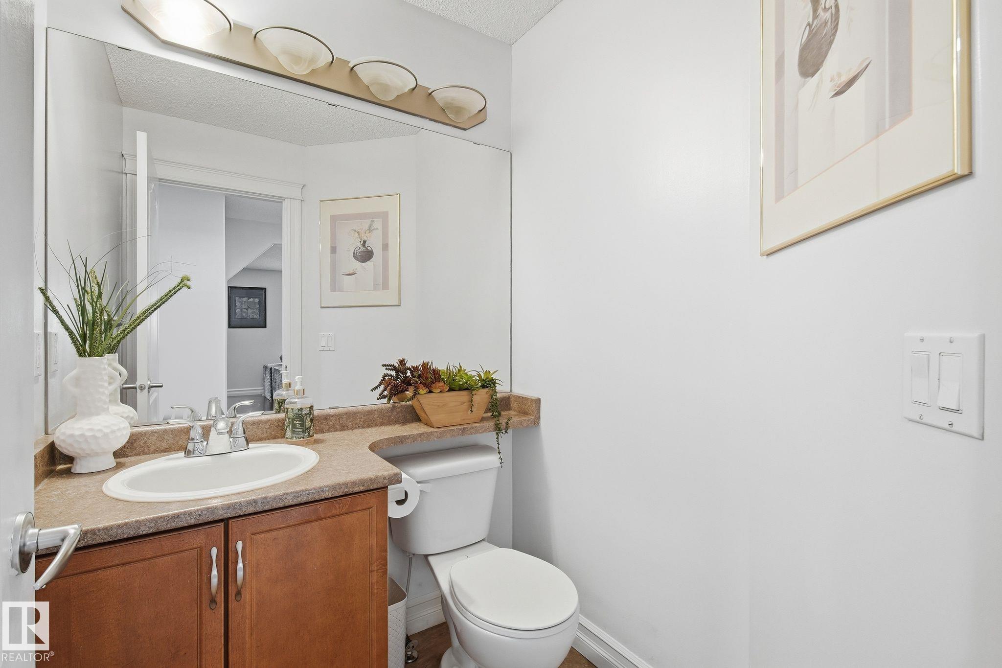 Photo 7 at 3016 24 Avenue NW, Silver Berry, Edmonton