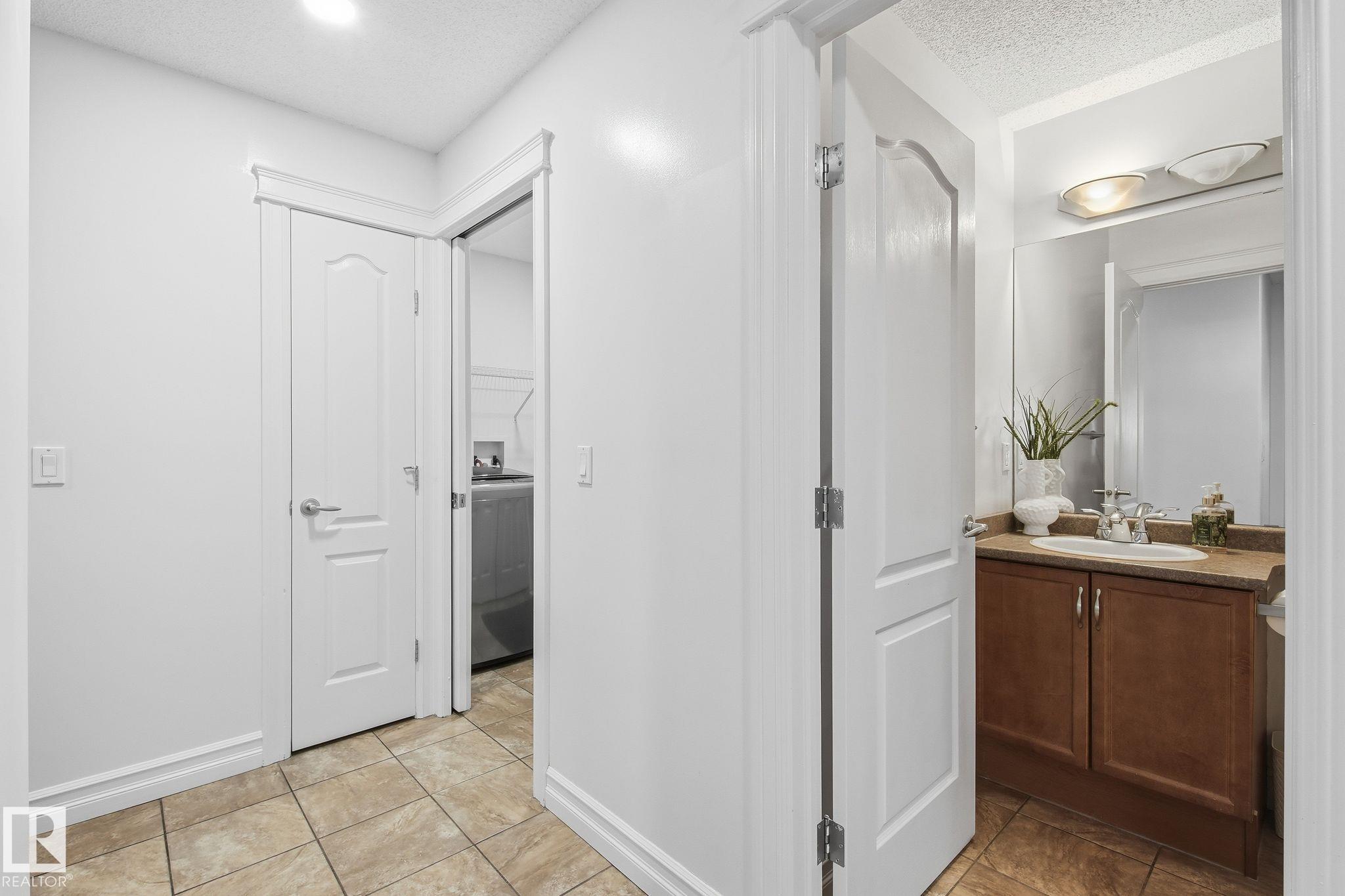 Photo 8 at 3016 24 Avenue NW, Silver Berry, Edmonton