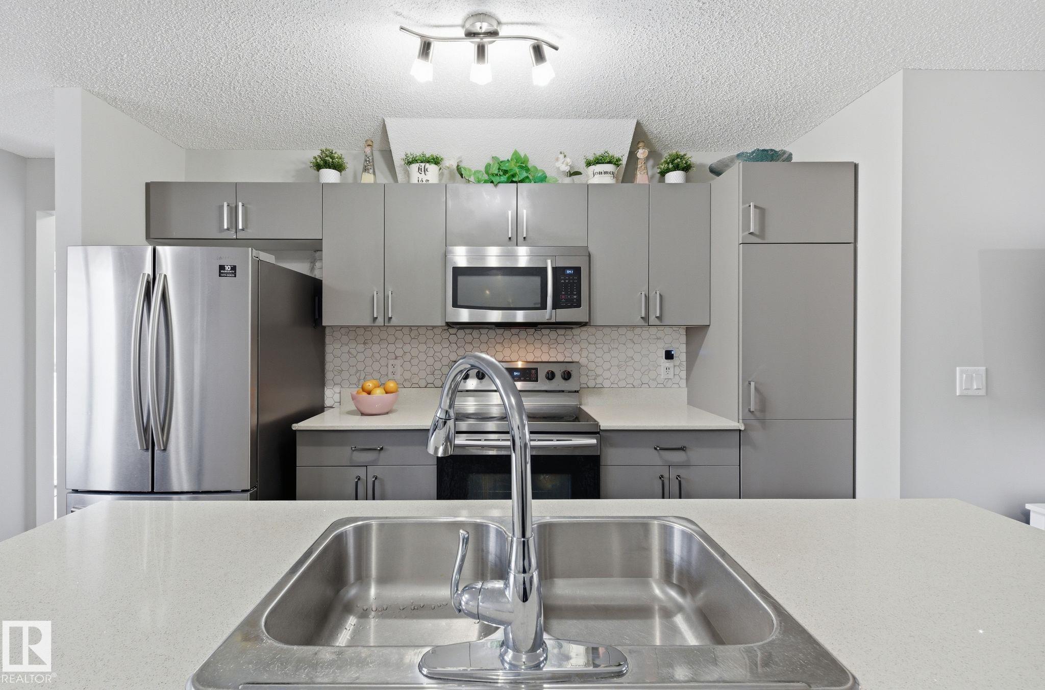 4636 175 Avenue NW, Cy Becker, Edmonton