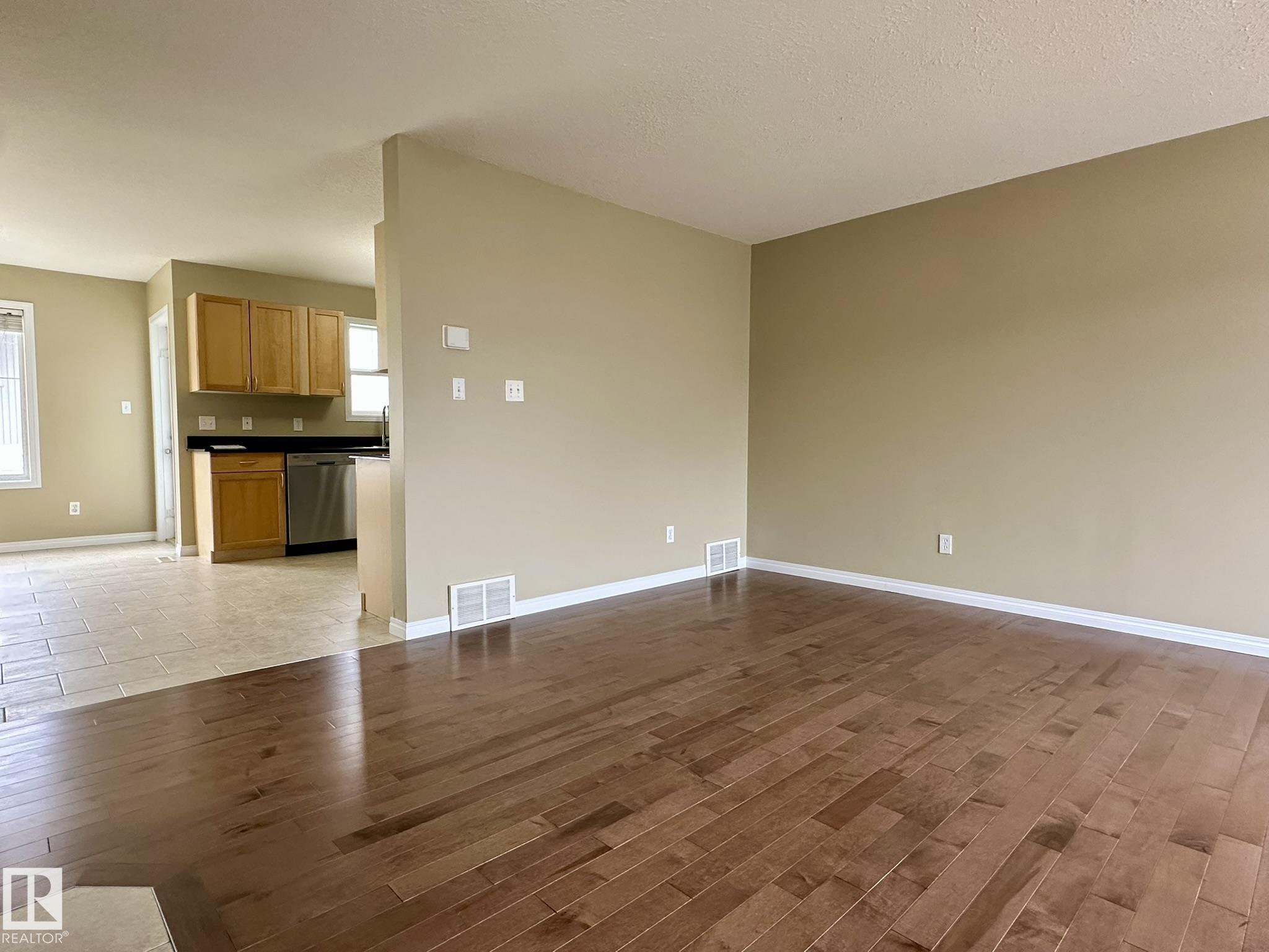 Photo 13 at 107 - 178 Bridgeport Boulevard, Bridgeport, Leduc