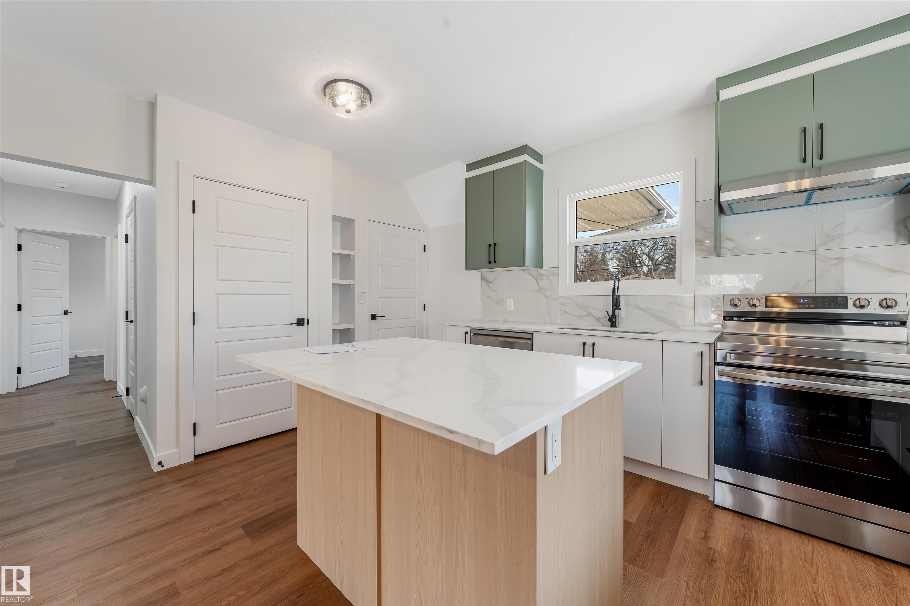 Photo 11 at 12033 54 Street NW, Newton, Edmonton