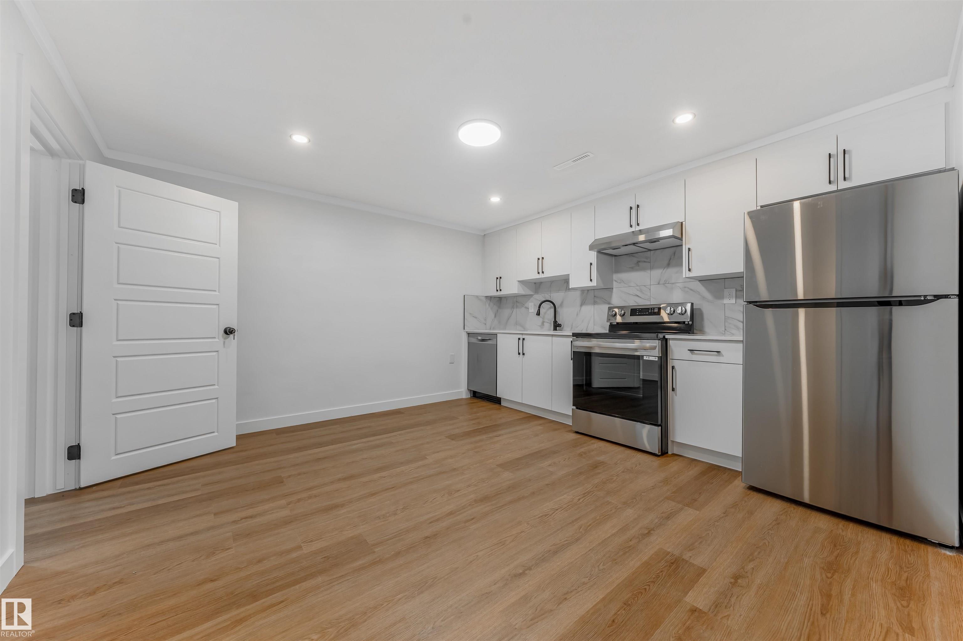 Photo 23 at 12033 54 Street NW, Newton, Edmonton