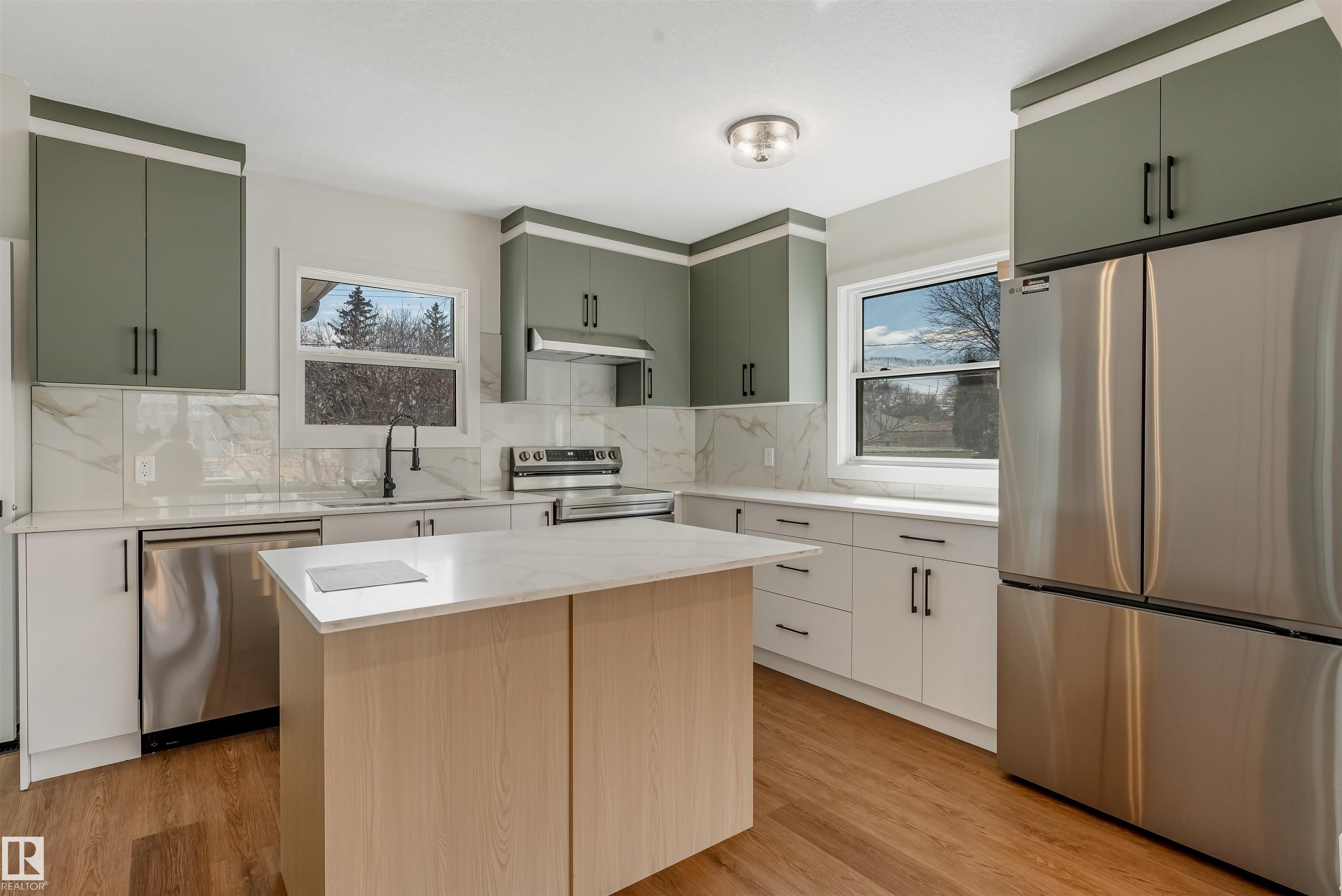 Photo 8 at 12033 54 Street NW, Newton, Edmonton