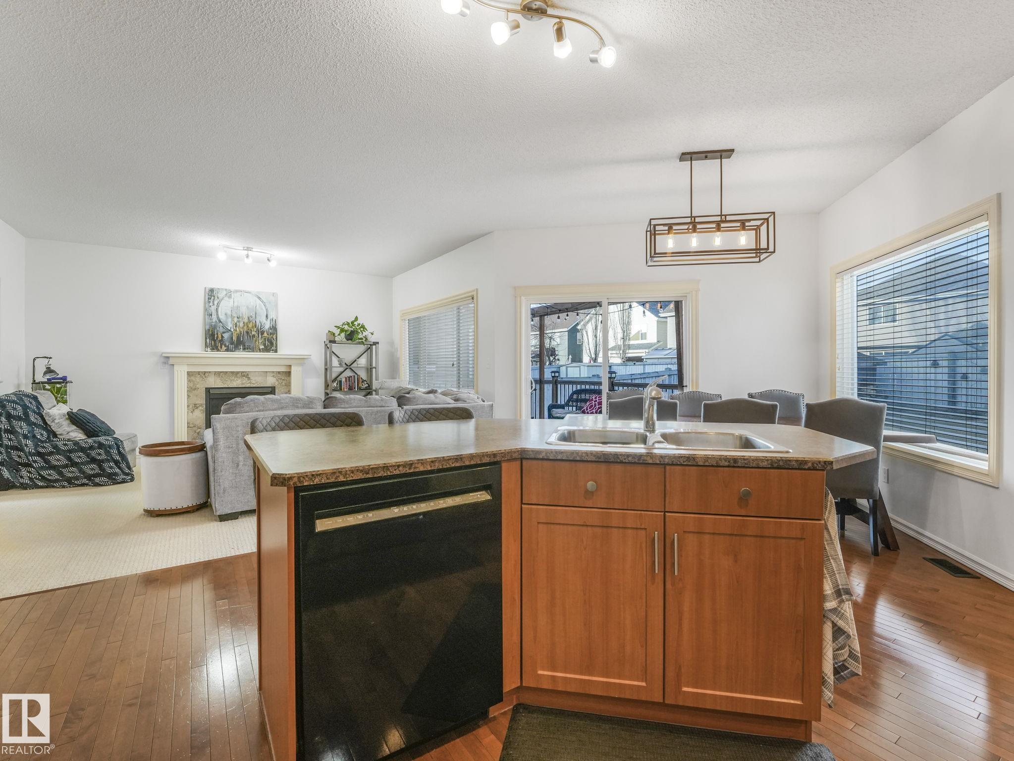 Photo 12 at 3031 Spence Wynd SW, Summerside, Edmonton