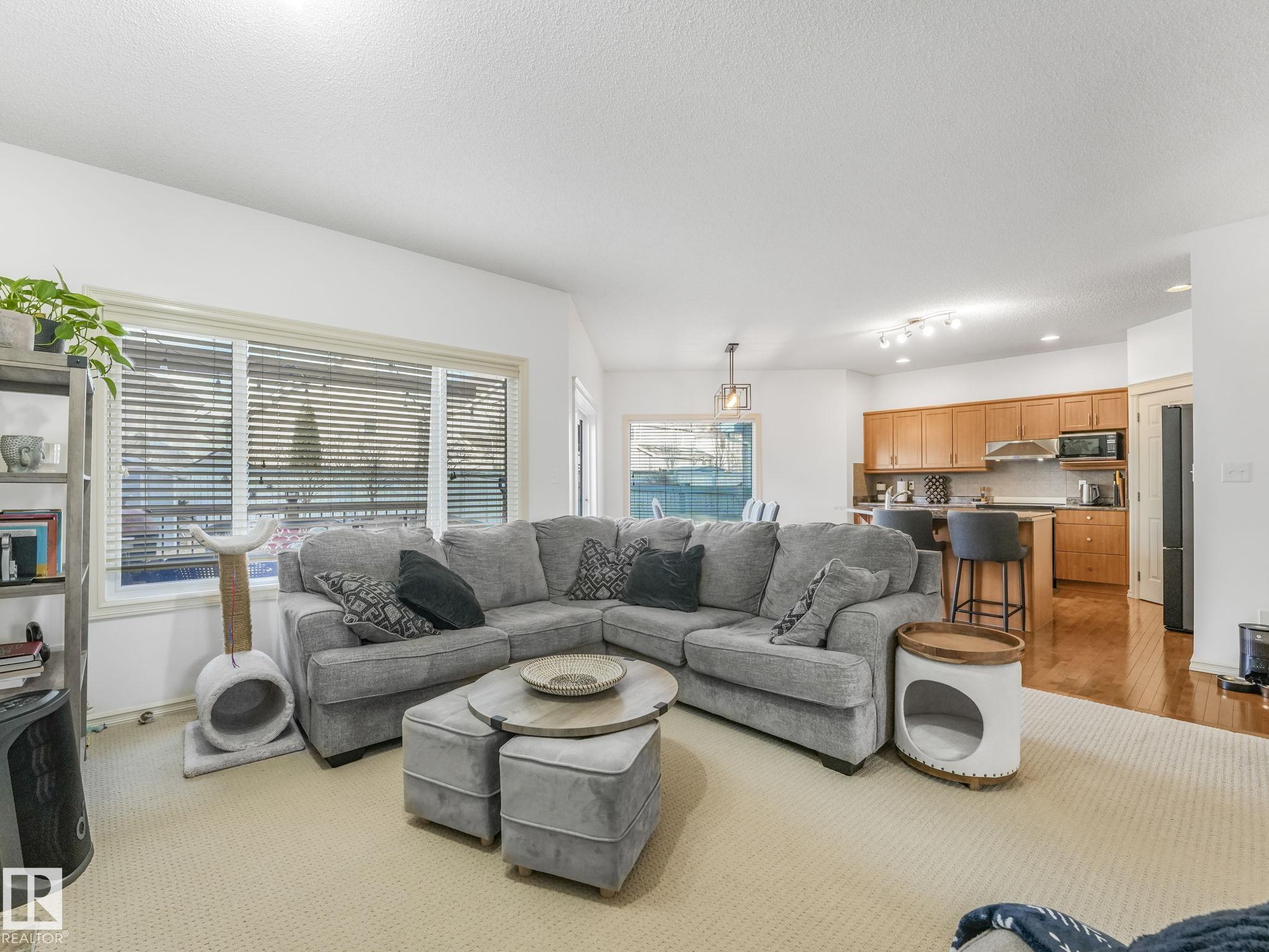 Photo 9 at 3031 Spence Wynd SW, Summerside, Edmonton