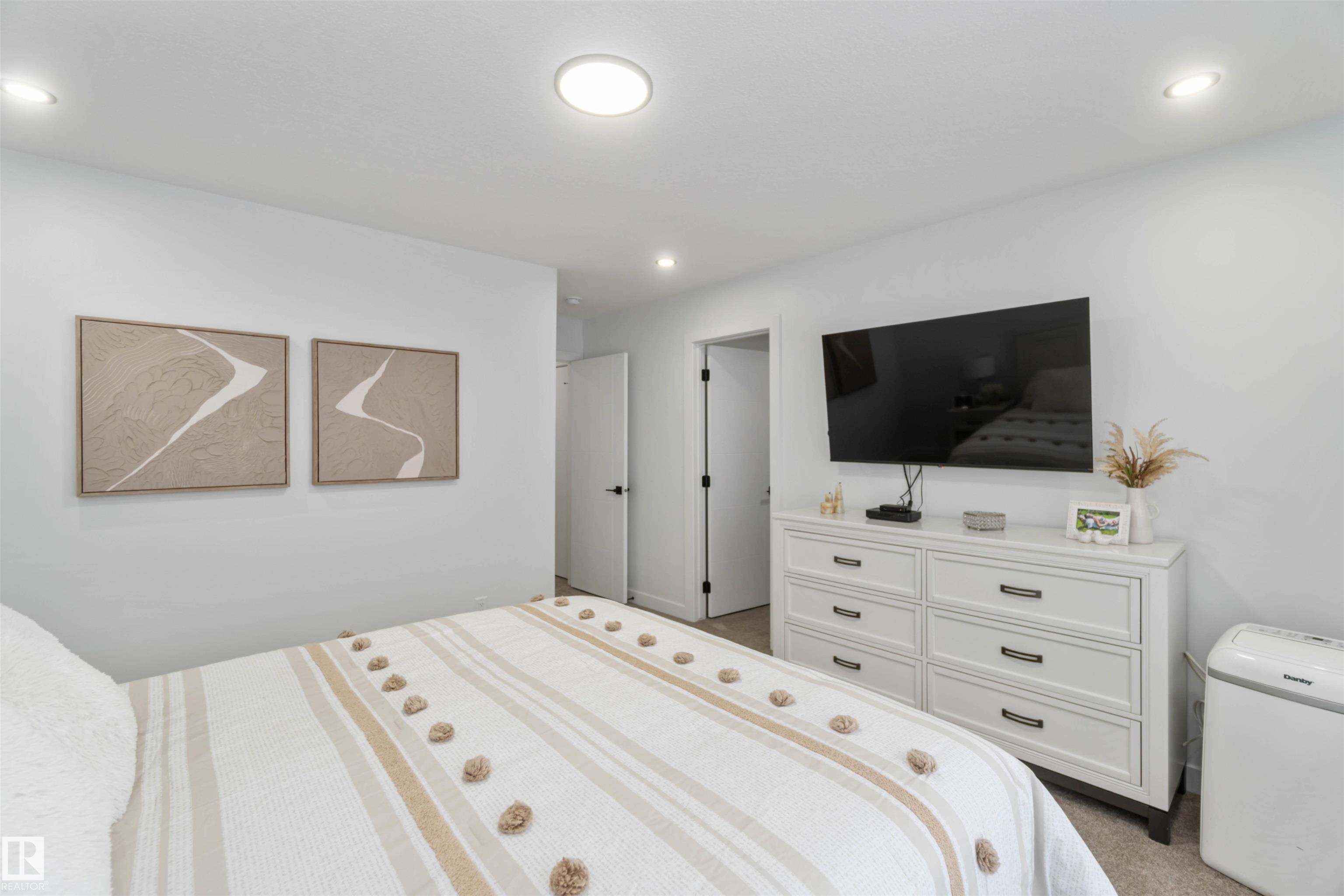 Photo 27 at 124 28 Street SW, Alces, Edmonton