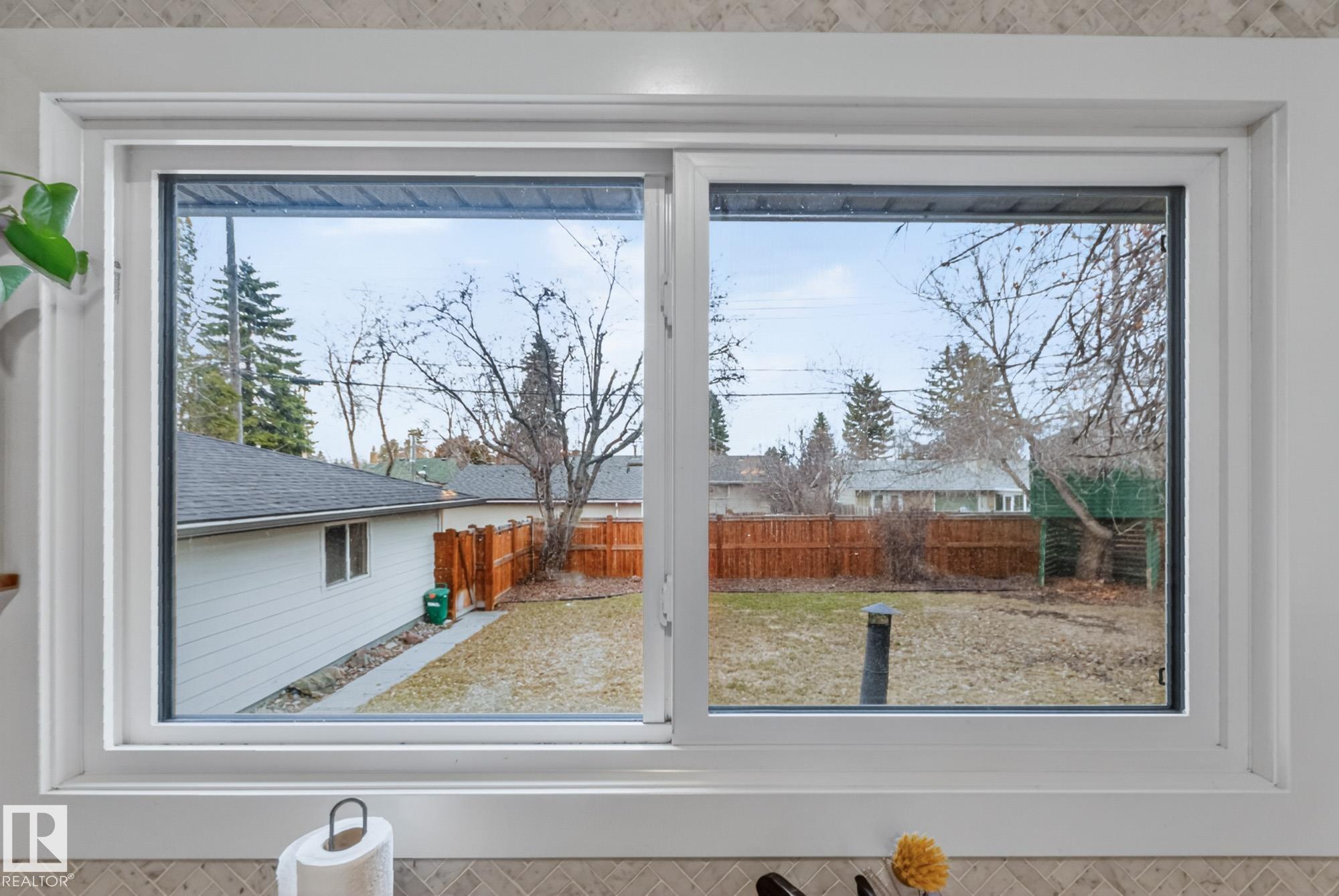 Photo 12 at 7408 92 Avenue NW, Ottewell, Edmonton