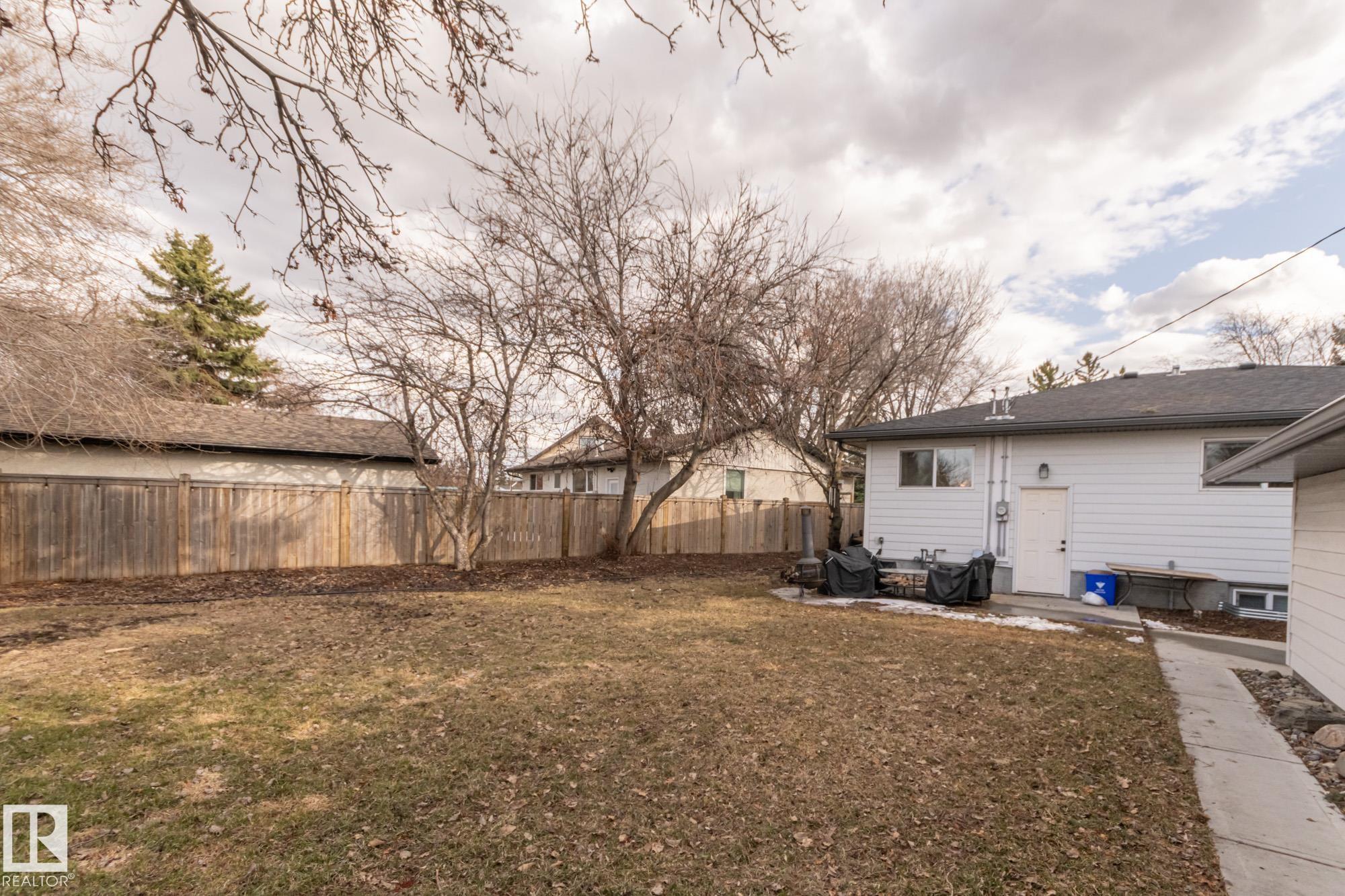 Photo 31 at 7408 92 Avenue NW, Ottewell, Edmonton