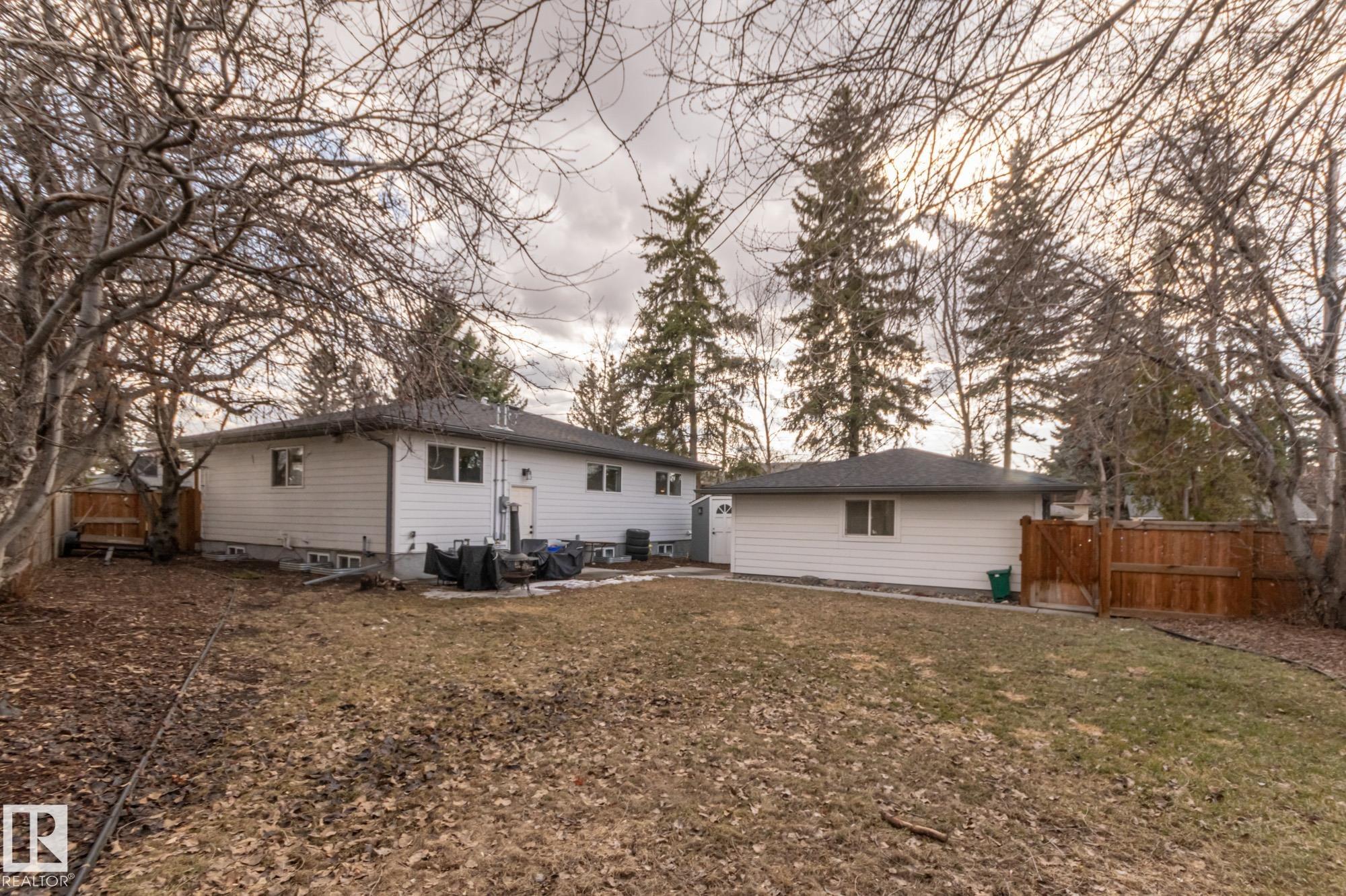 Photo 32 at 7408 92 Avenue NW, Ottewell, Edmonton