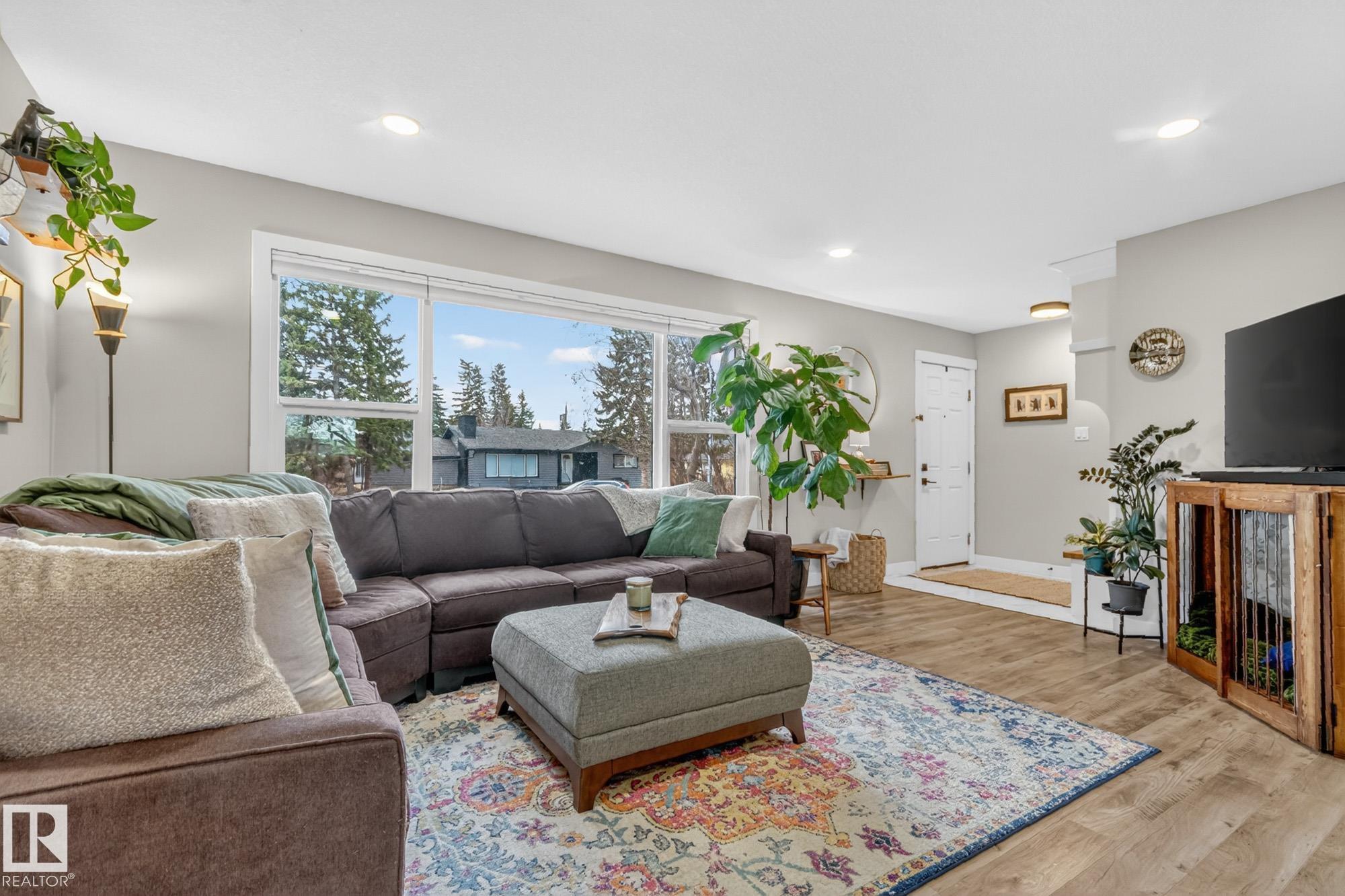 Photo 6 at 7408 92 Avenue NW, Ottewell, Edmonton