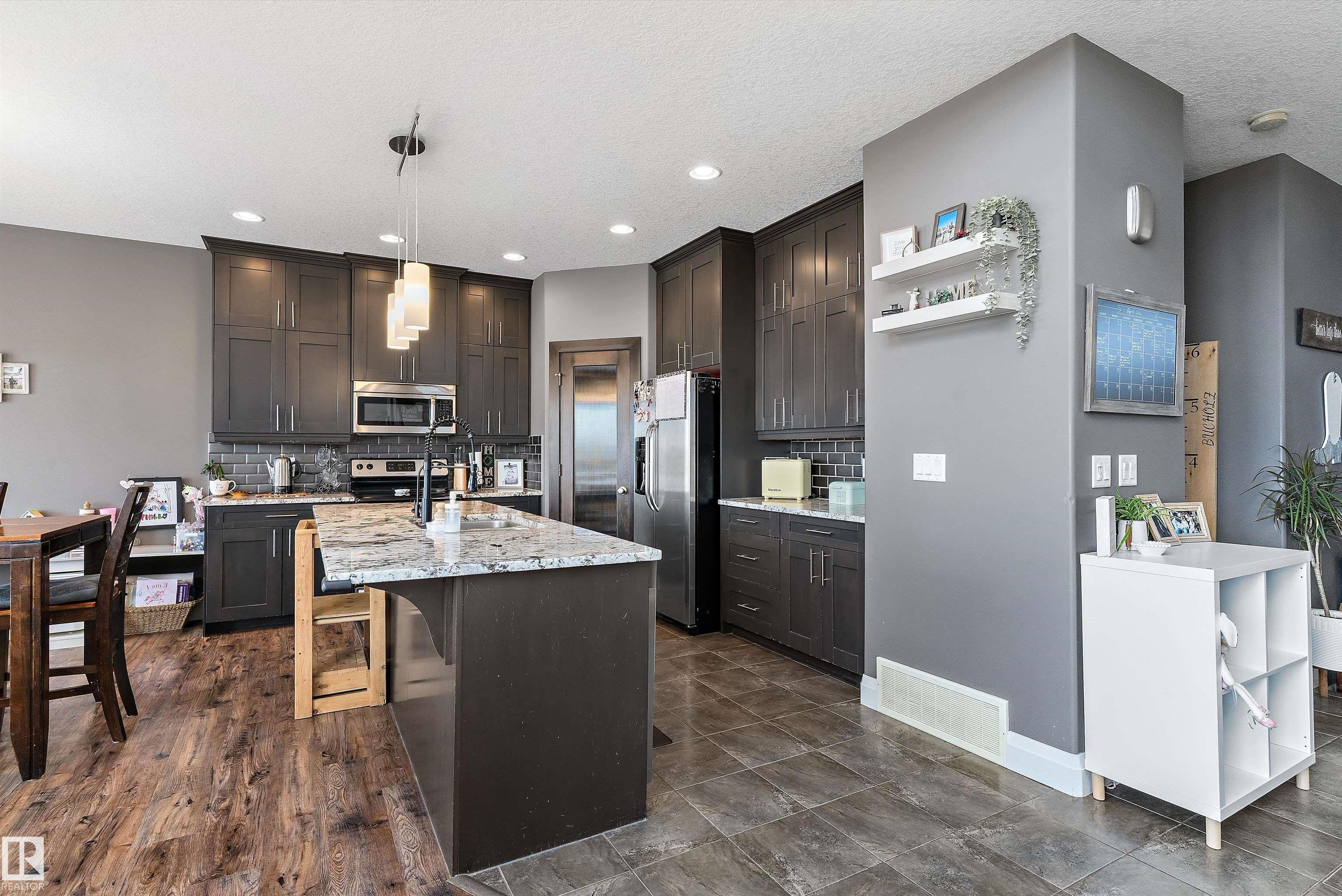 Photo 10 at 10417 97 Street, Morinville