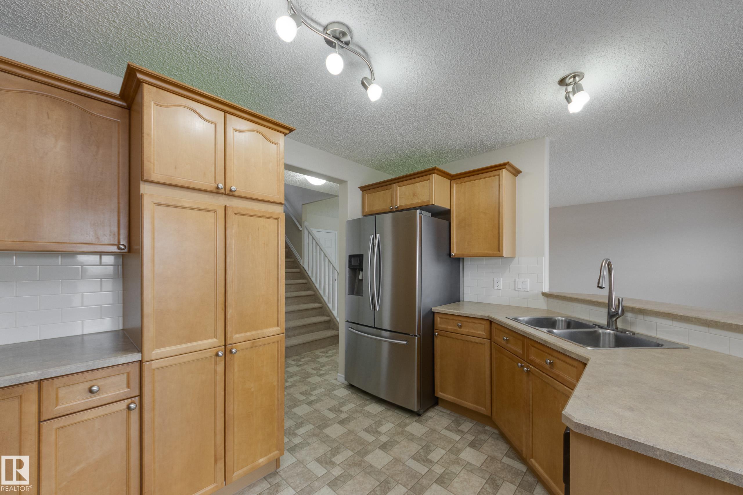 Photo 13 at 16522 56 Street NW, Hollick-Kenyon, Edmonton