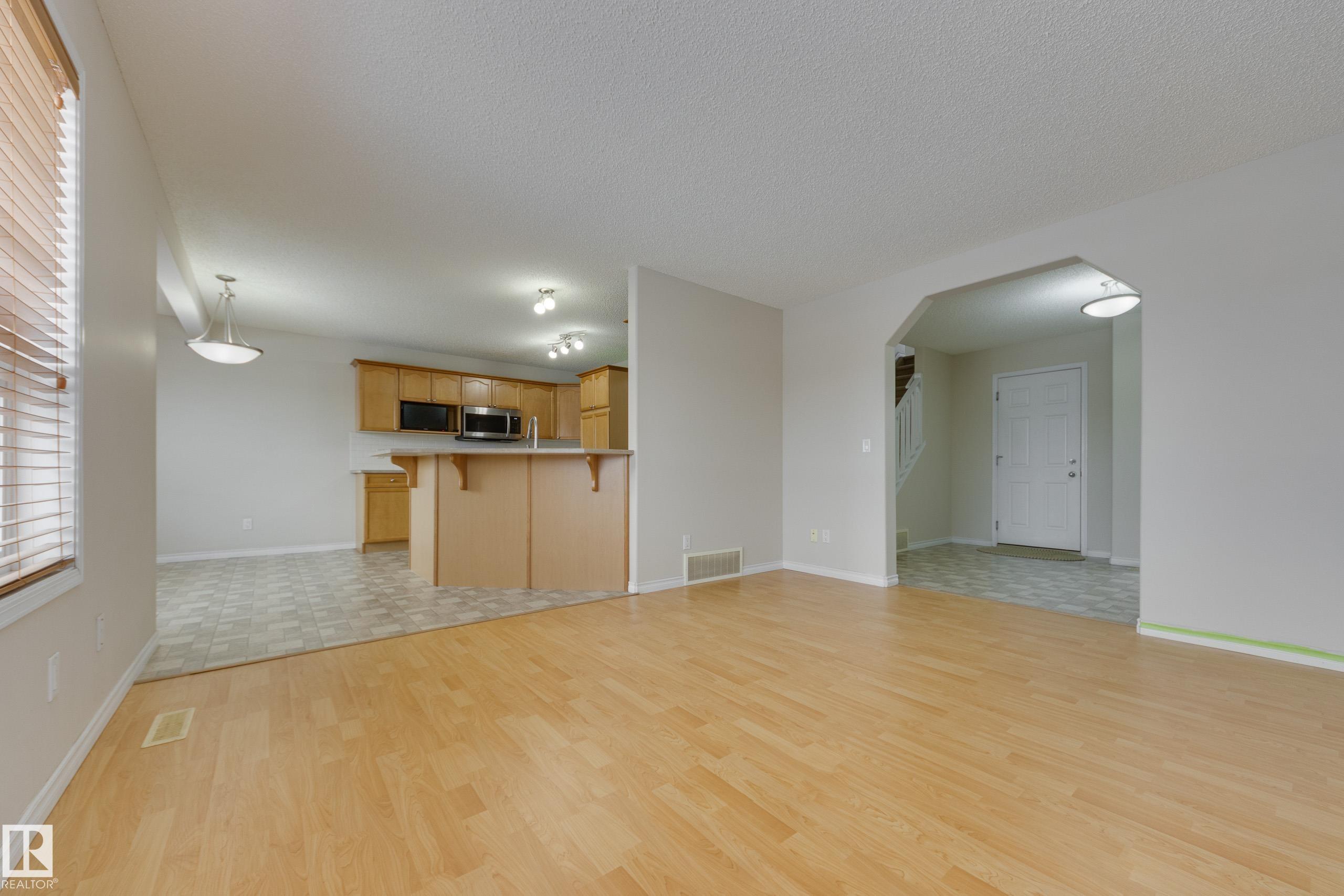 Photo 7 at 16522 56 Street NW, Hollick-Kenyon, Edmonton