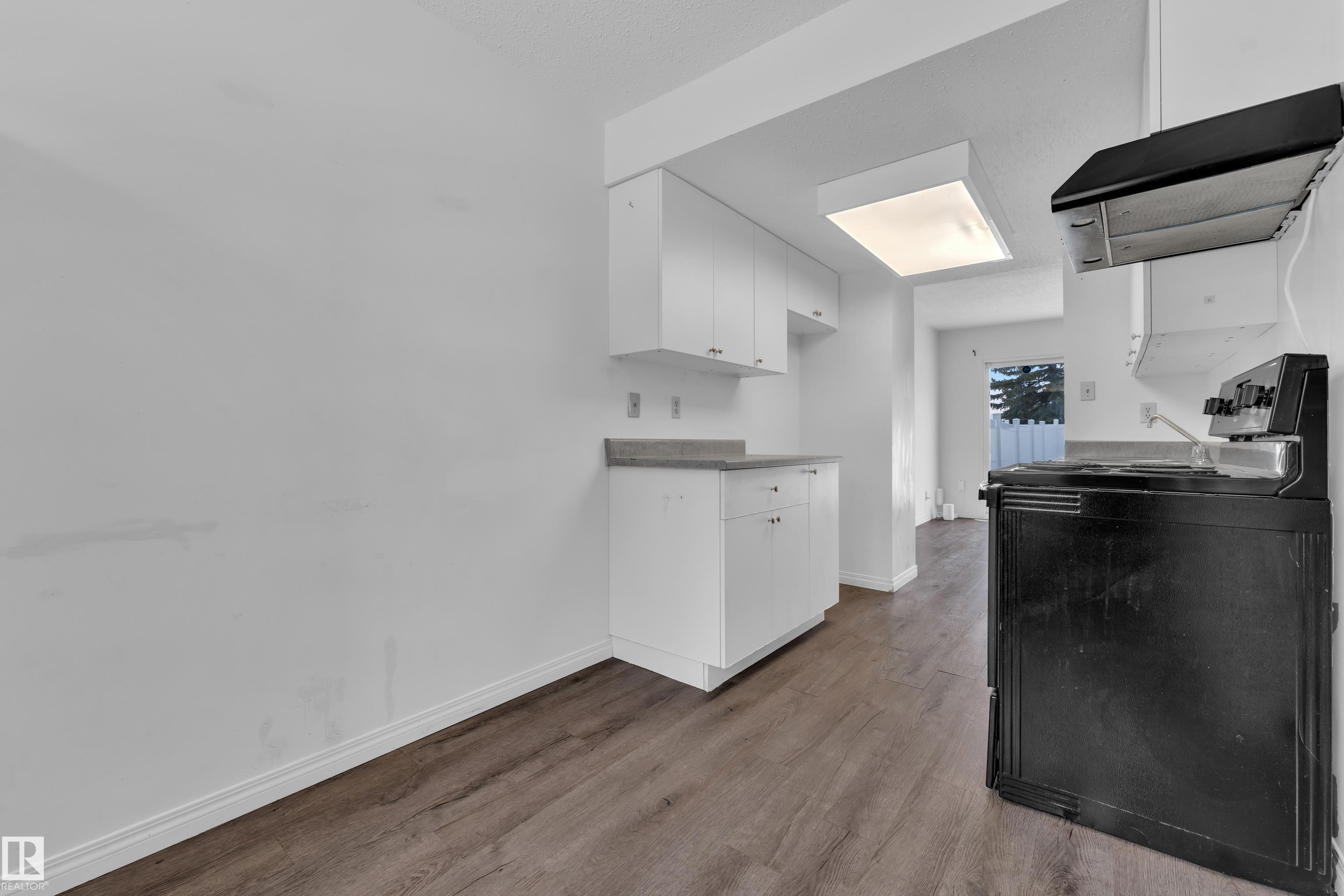 Picture for 25 LAKEWOOD VG NW