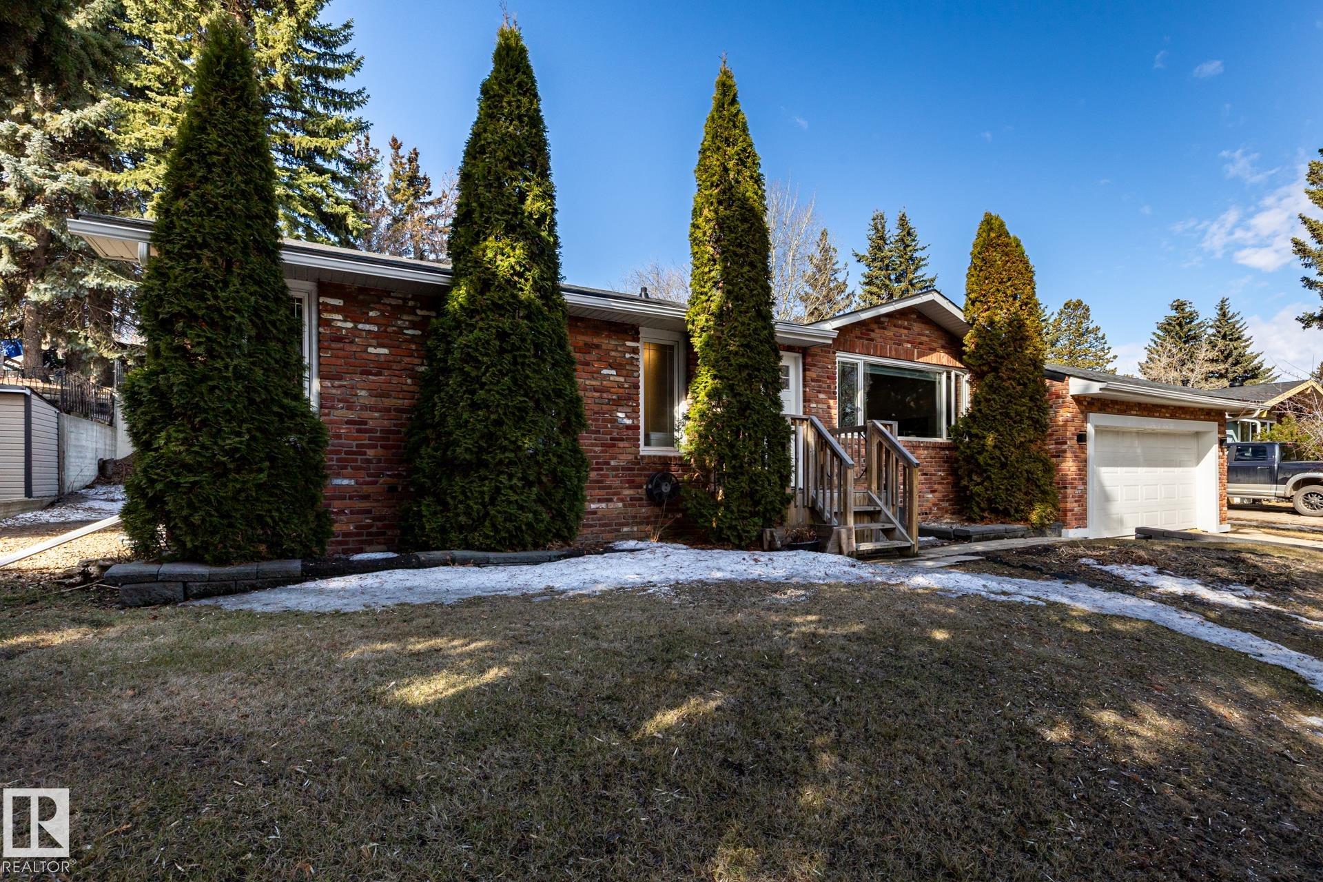 17 Spruce Crescent, Sturgeon Heights, St. Albert